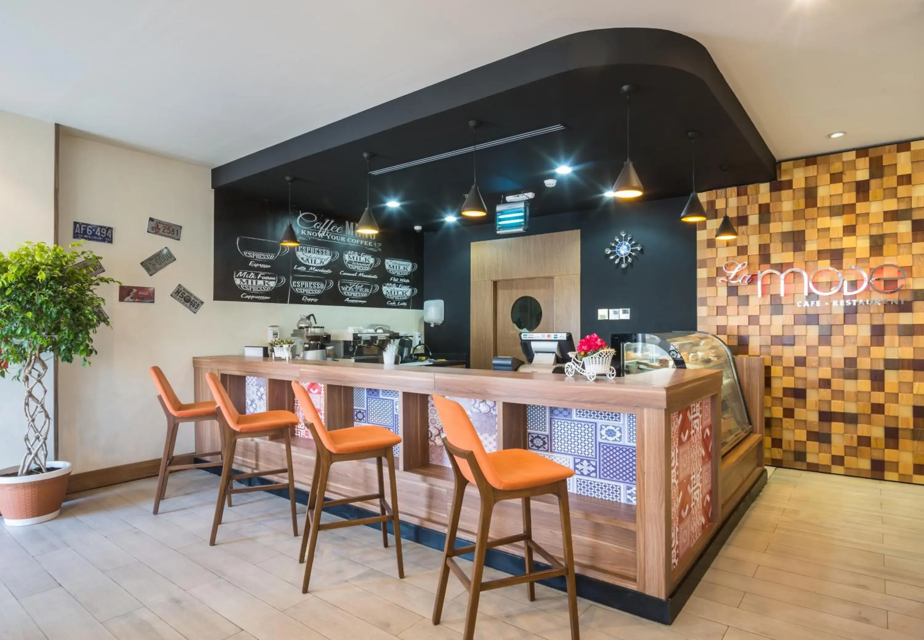 Lounge or bar in Mena Hotel Tabuk Lounge or bar in Mena Hotel Tabuk