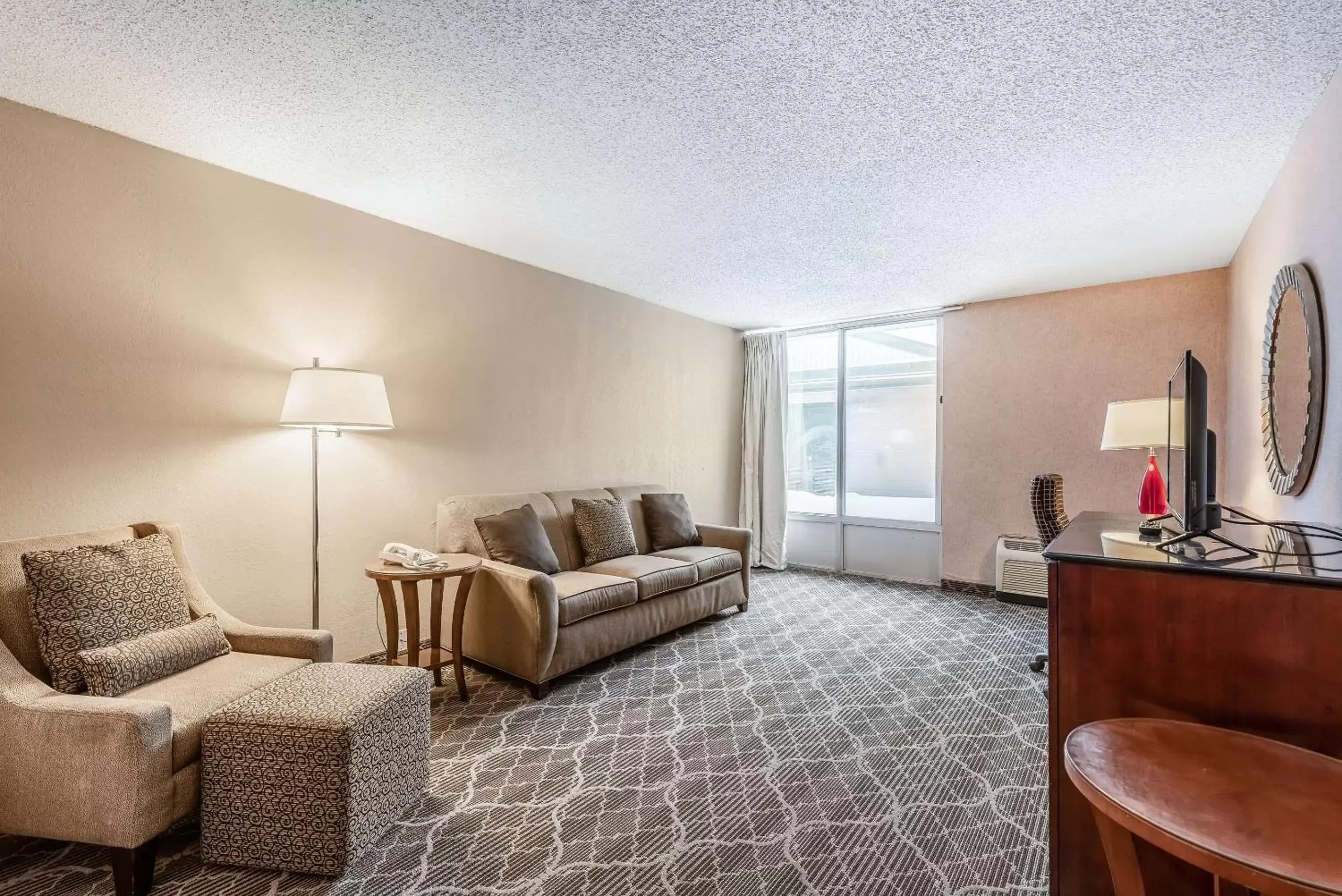 Photo of the whole room, Seating Area in Quality Inn & Suites