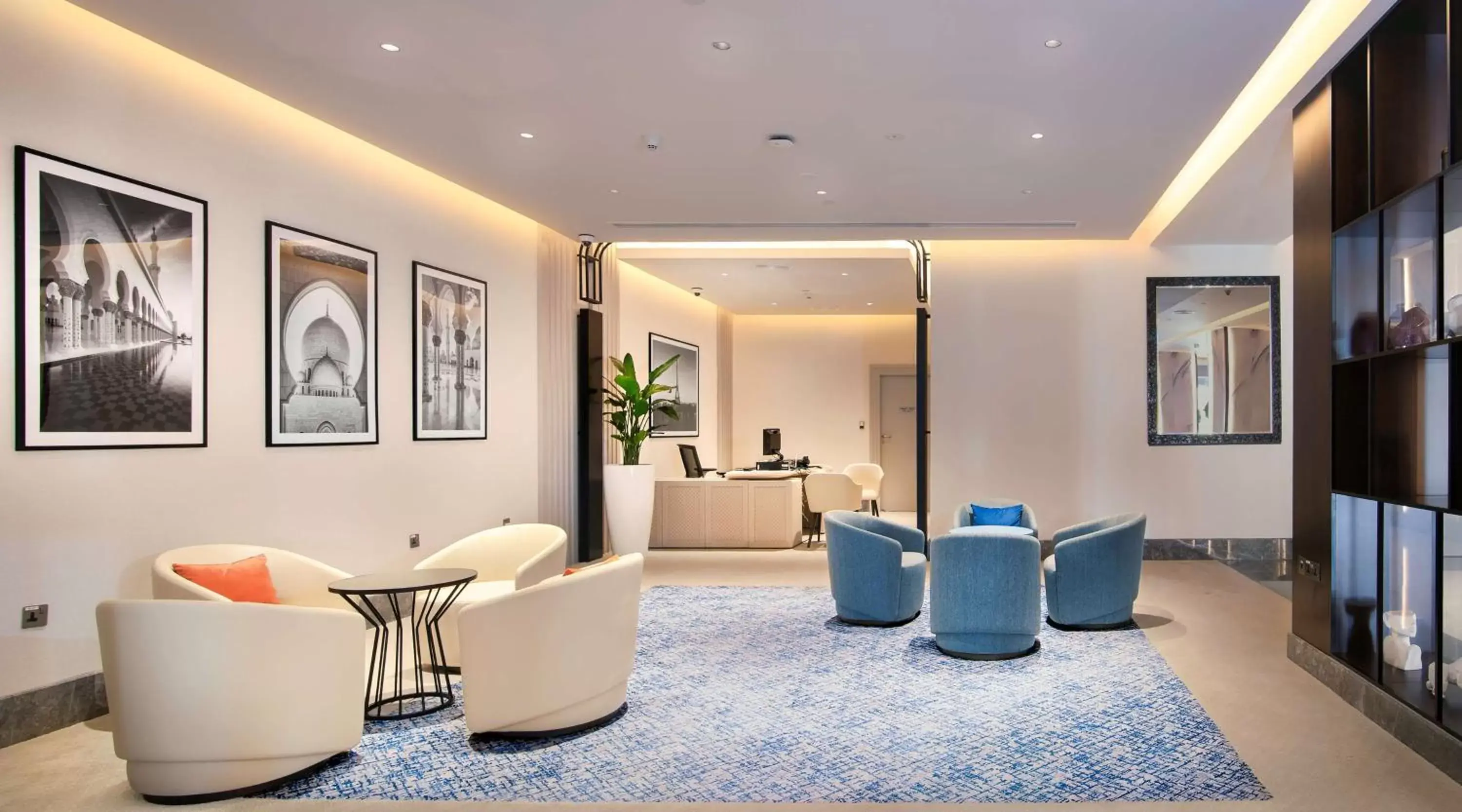 Lobby or reception, Lobby/Reception in Radisson Blu Hotel & Resort, Abu Dhabi Corniche