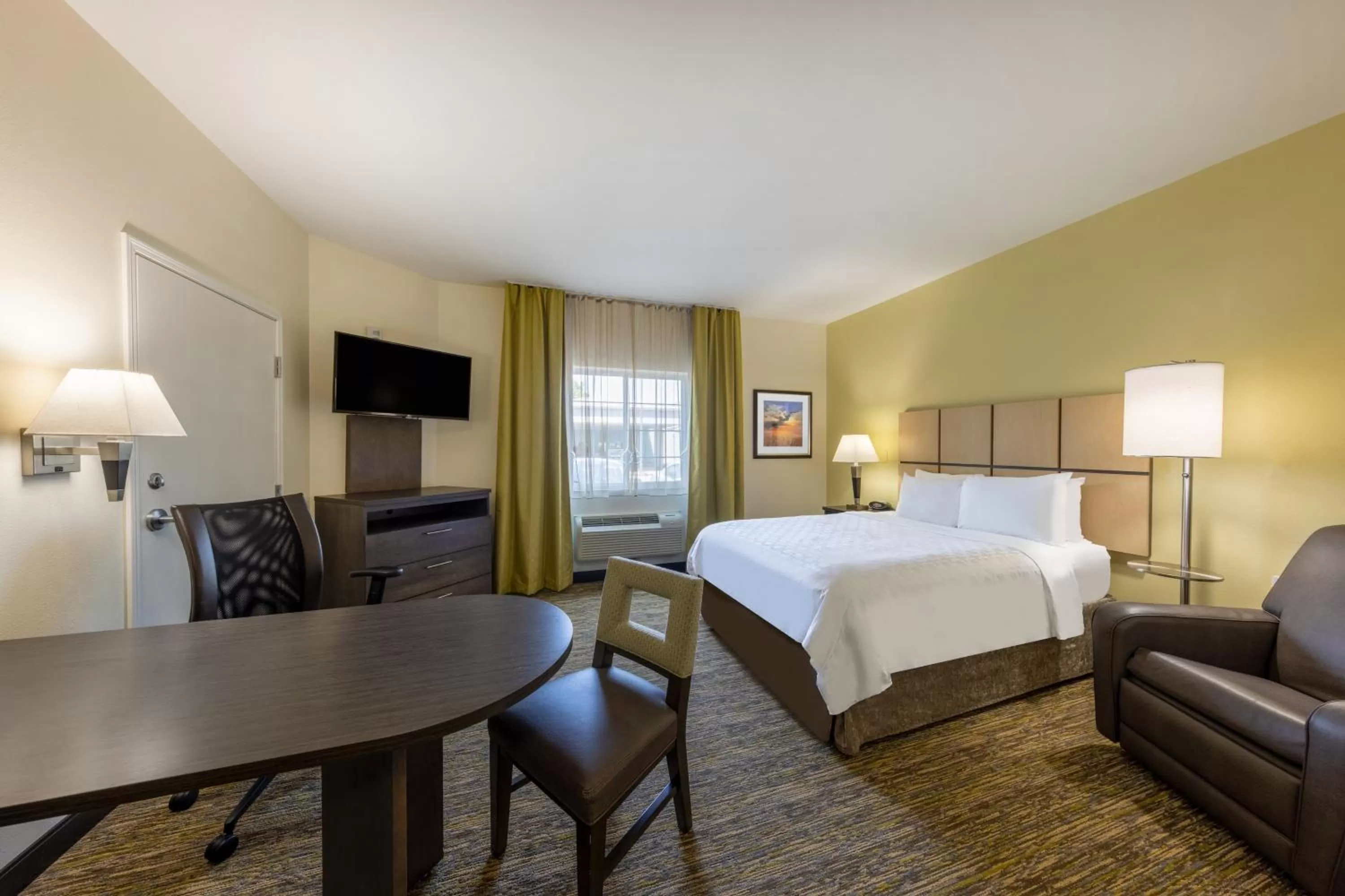 Photo of the whole room, Bed in Candlewood Suites Springfield-Medical District by IHG