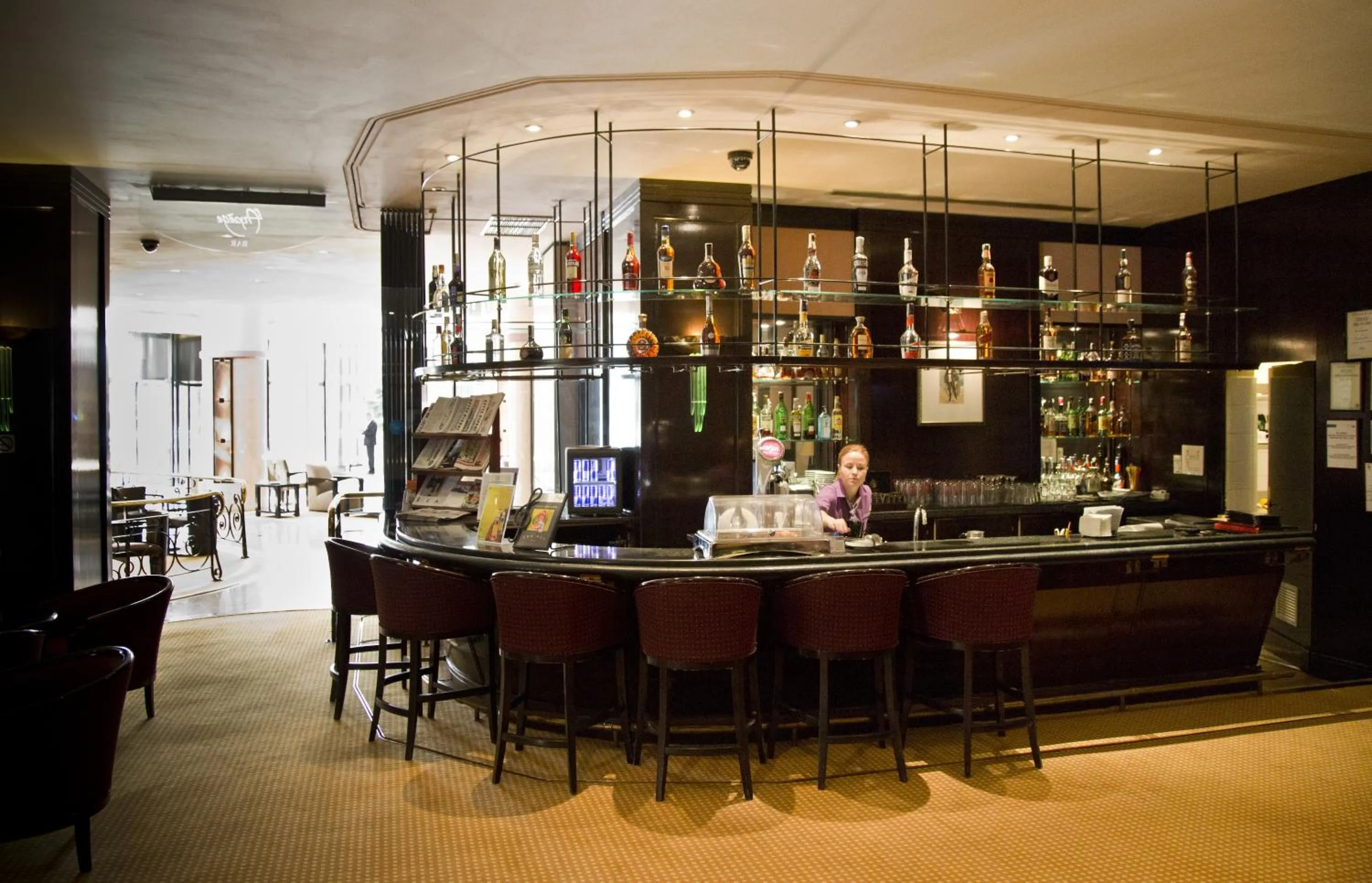 Lounge or bar in Pullman Bucharest World Trade Center