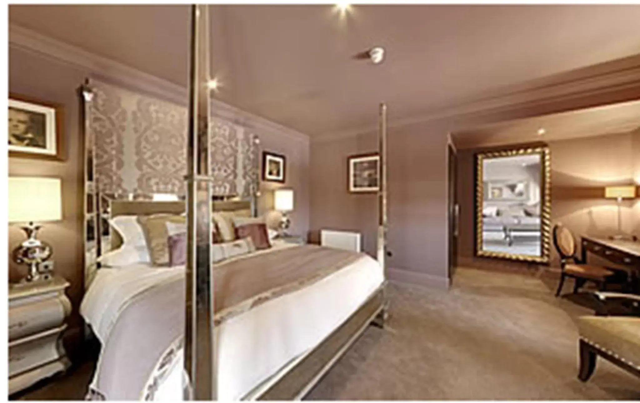 Bedroom, Bed in Dumfries Arms Hotel