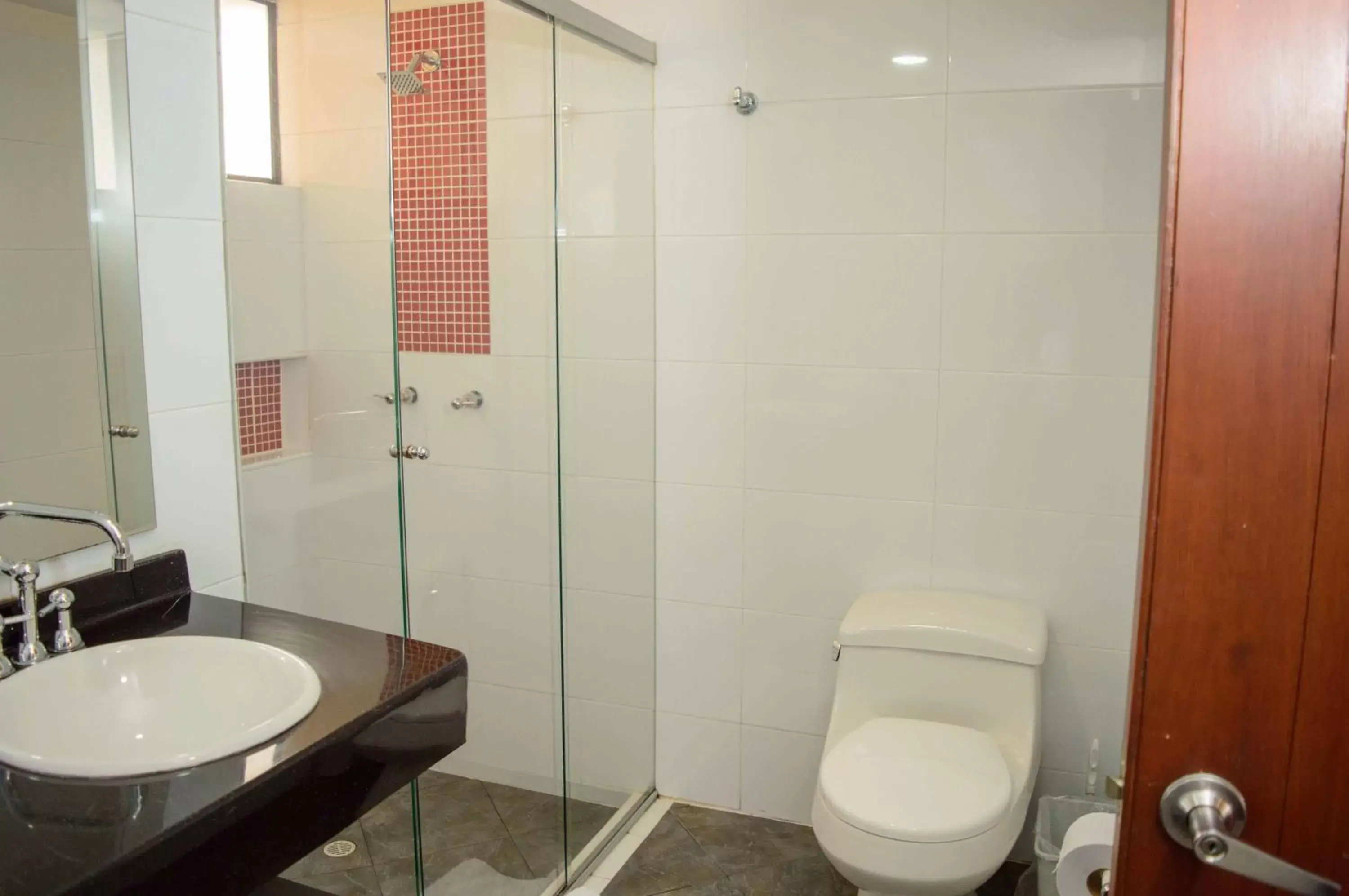 Toilet, Bathroom in Hotel Confort 80 Zona Rosa