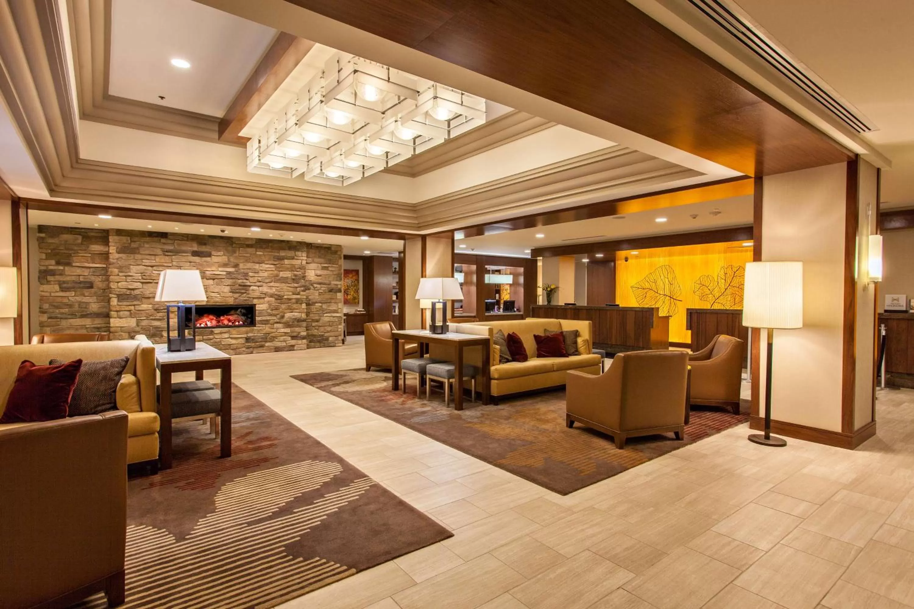 Lobby or reception in DoubleTree by Hilton Pittsburgh-Green Tree