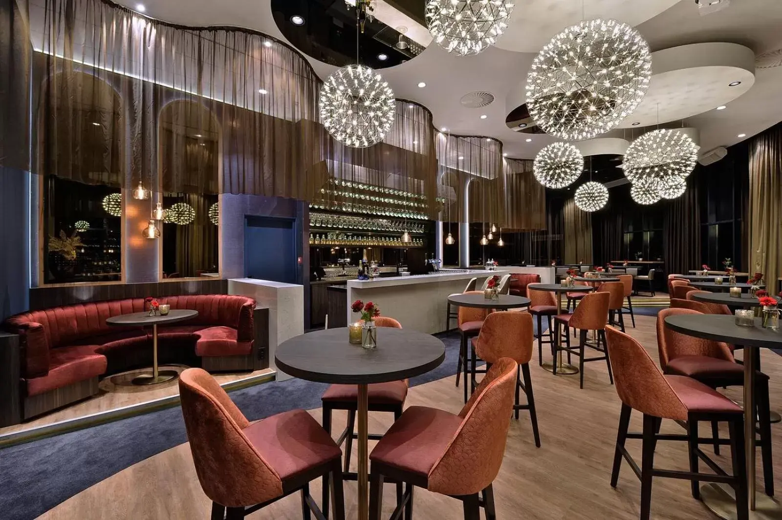 Restaurant/places to eat, Lounge/Bar in Van der Valk Hotel Tiel