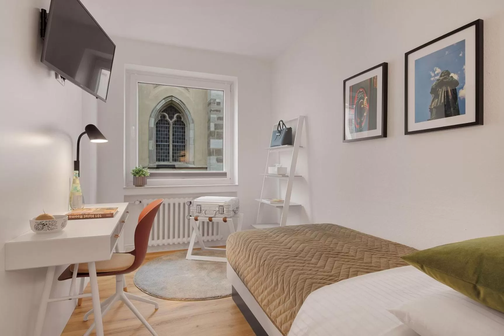 Photo of the whole room, Bed in Beethoven Hotel Dreesen - furnished by BoConcept