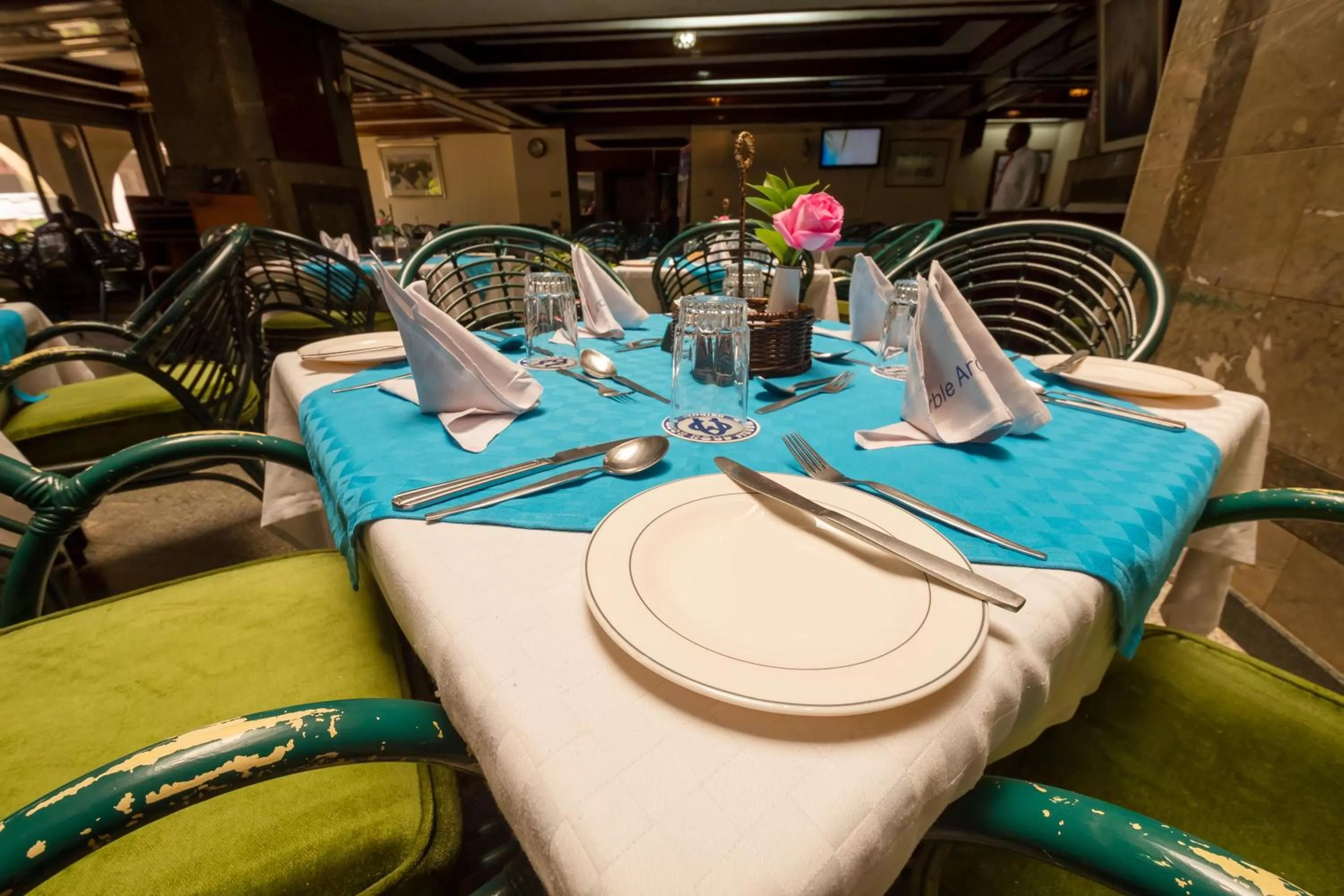 Restaurant/places to eat in Marble Arch Hotel