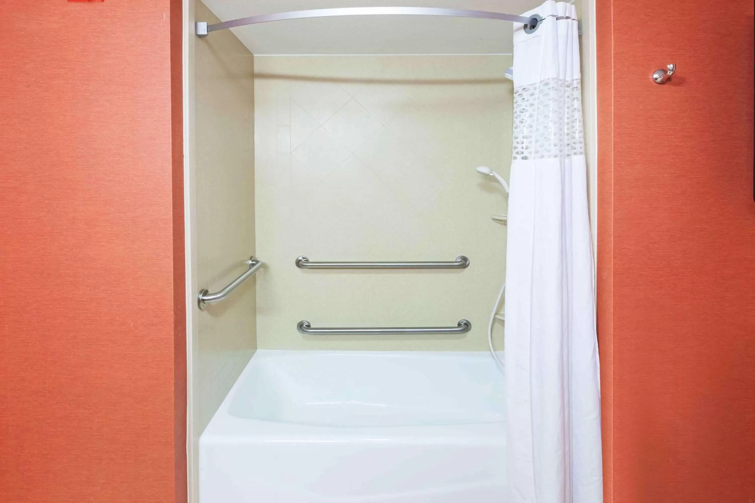 Bathroom in Hampton Inn & Suites Morgan City