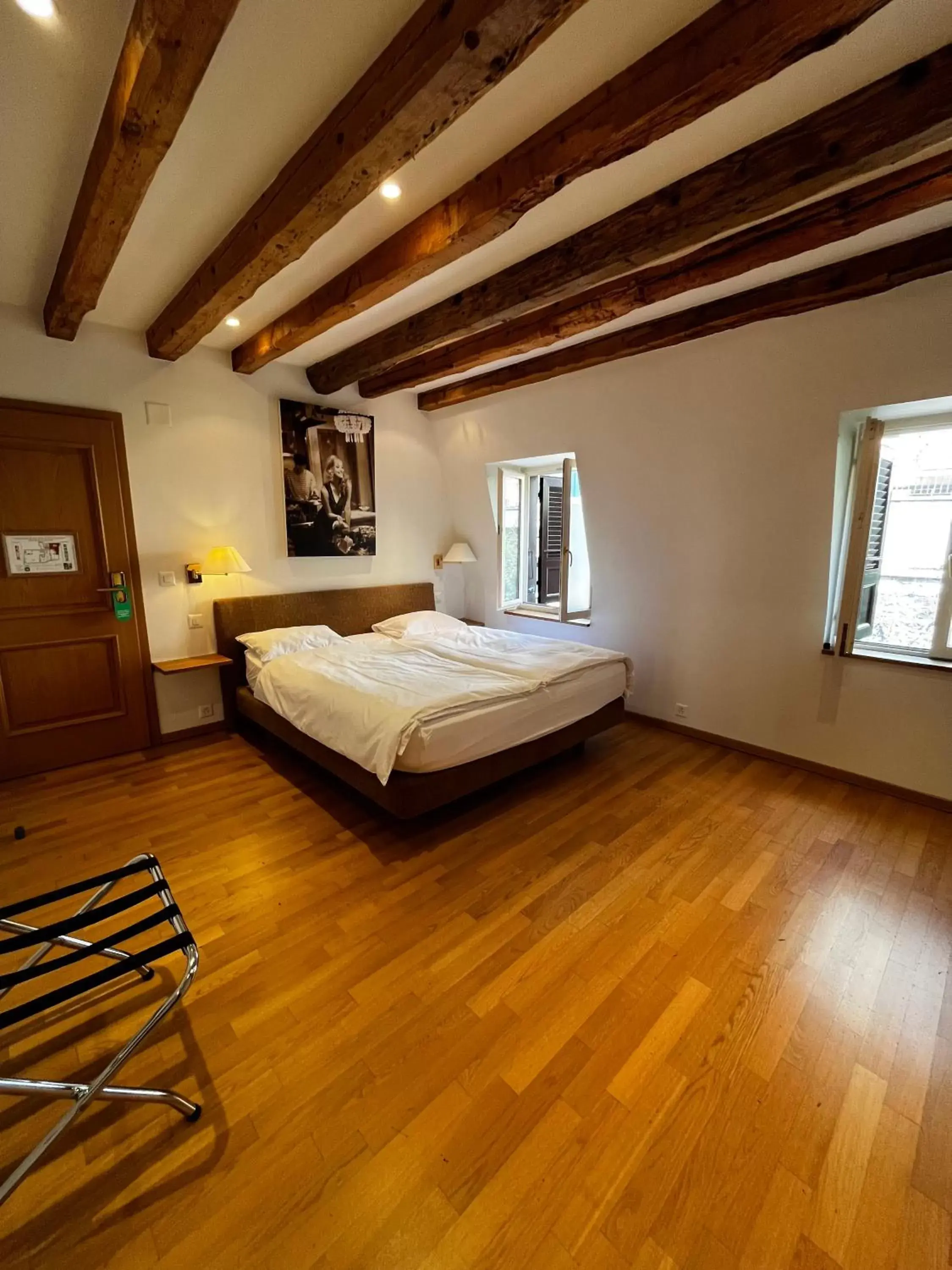 Bedroom, Bed in La Rouvenaz