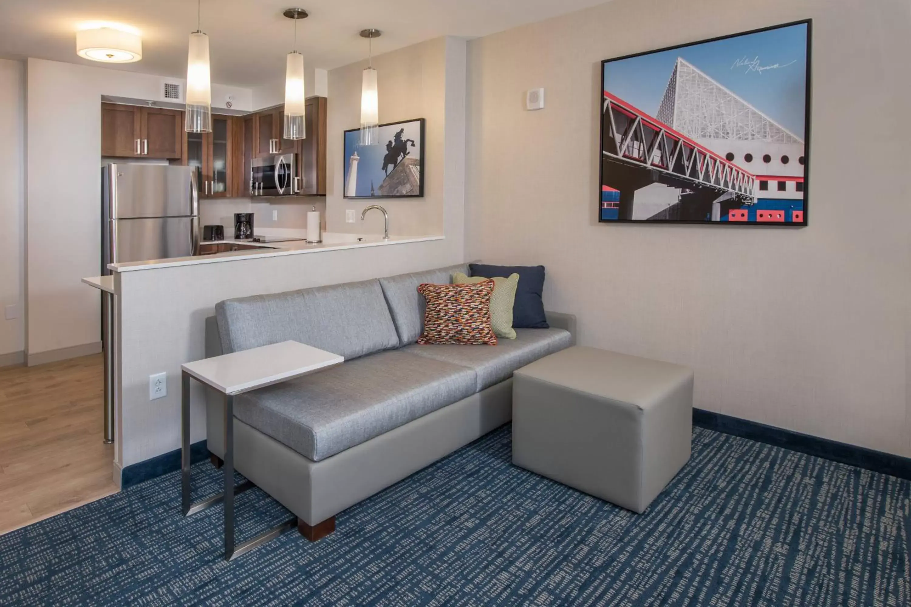 Kitchen or kitchenette, Seating Area in Residence Inn by Marriott Baltimore at The Johns Hopkins Medical Campus