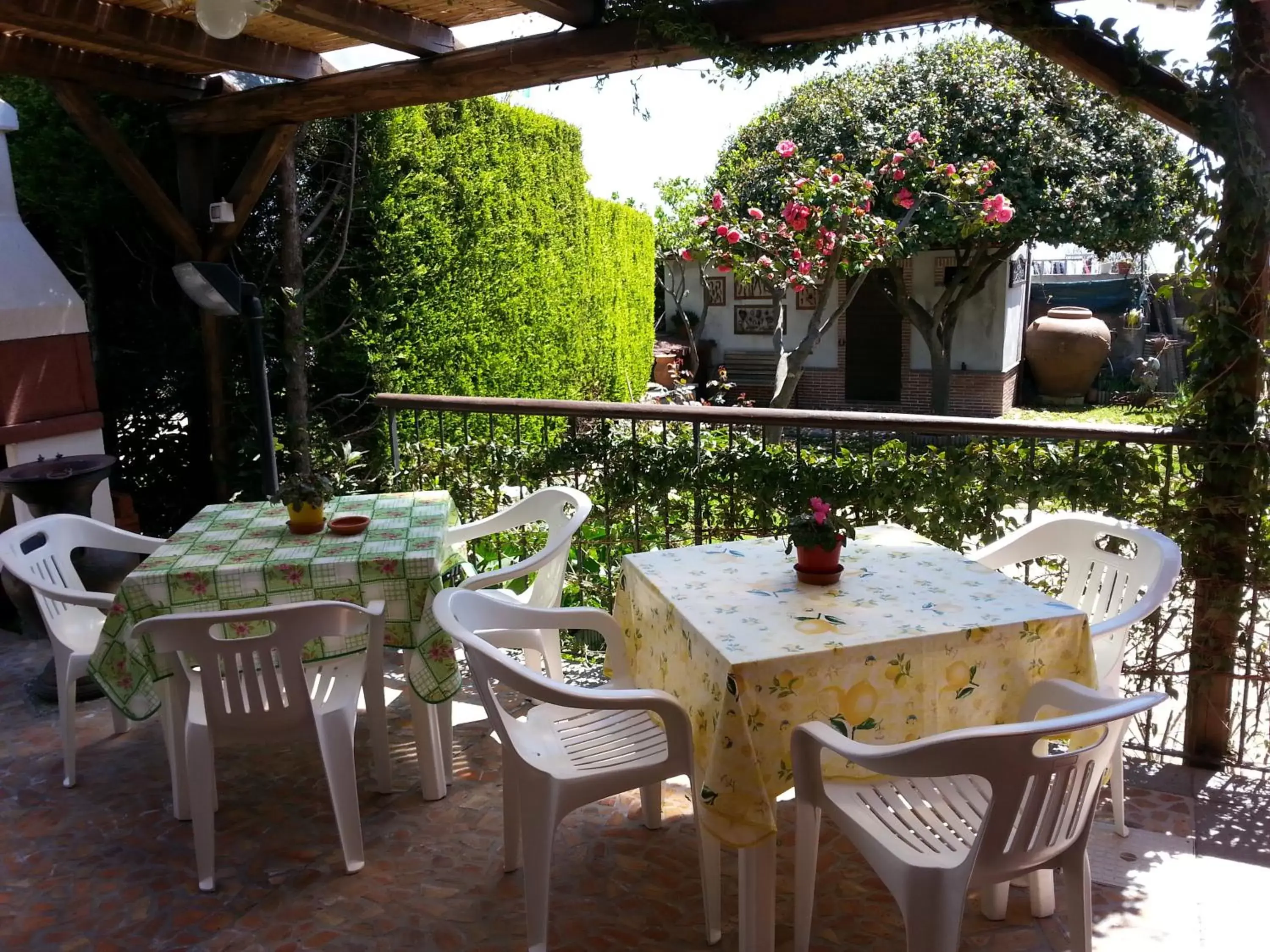 Garden, Restaurant/Places to Eat in Etma