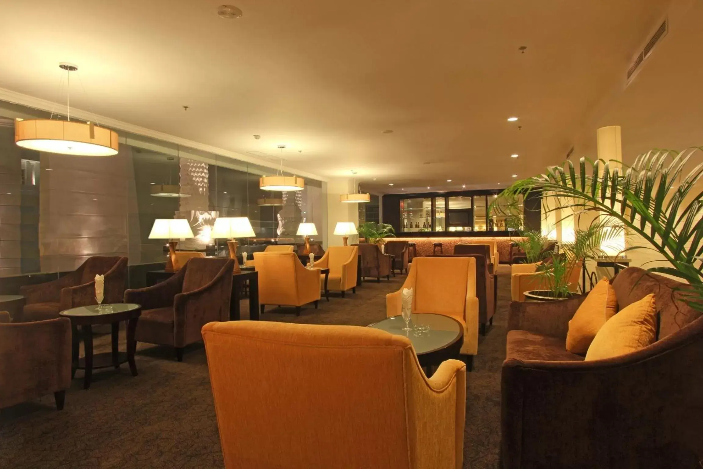 Lounge or bar in Harmoni One Convention Hotel and Service Apartments Lounge or bar in Harmoni One Convention Hotel and Service Apartments