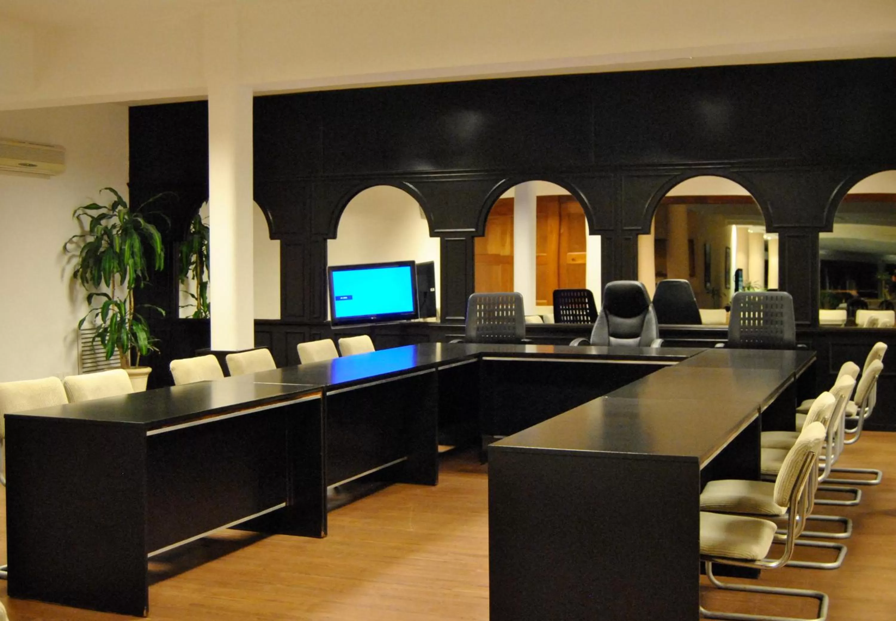Business facilities in Hotel Iberia