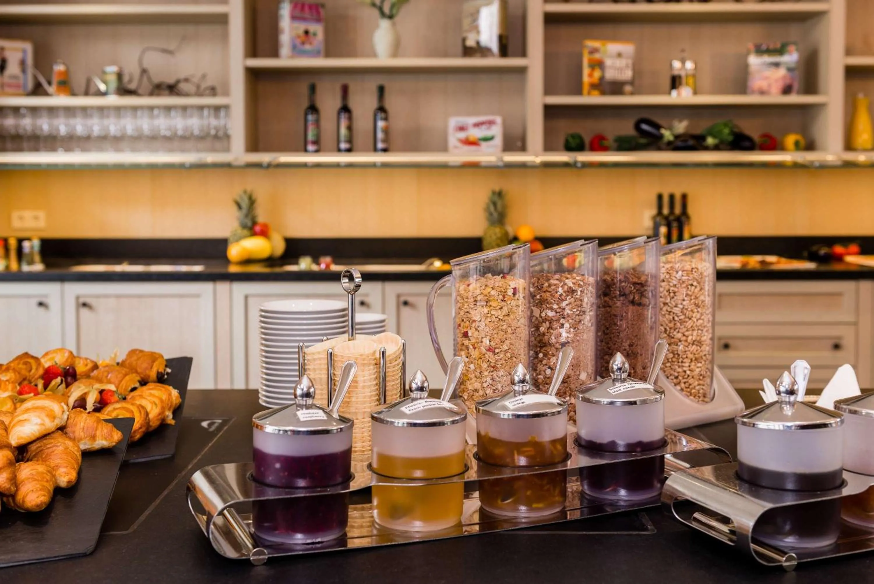 Breakfast in Park Plaza Trier