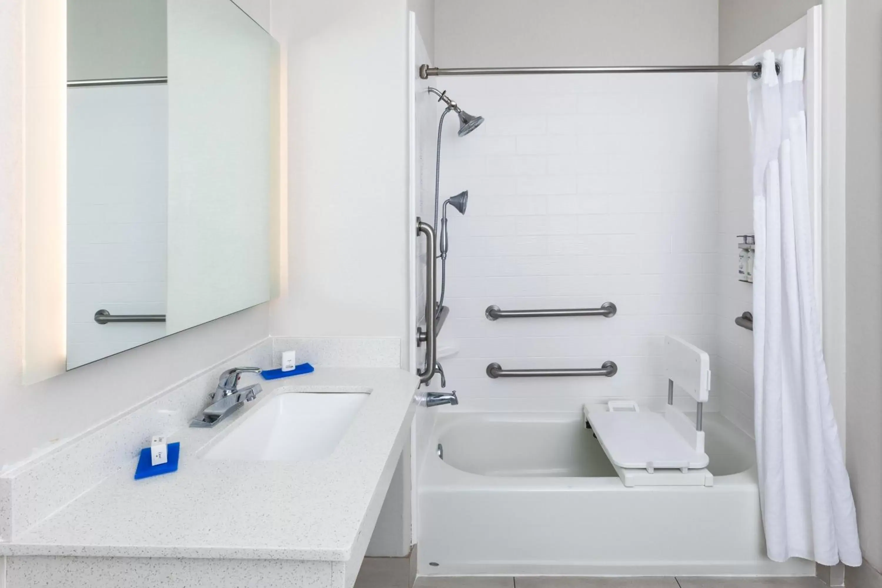 Photo of the whole room, Bathroom in Holiday Inn Express Hotel & Suites Lafayette South, an IHG Hotel