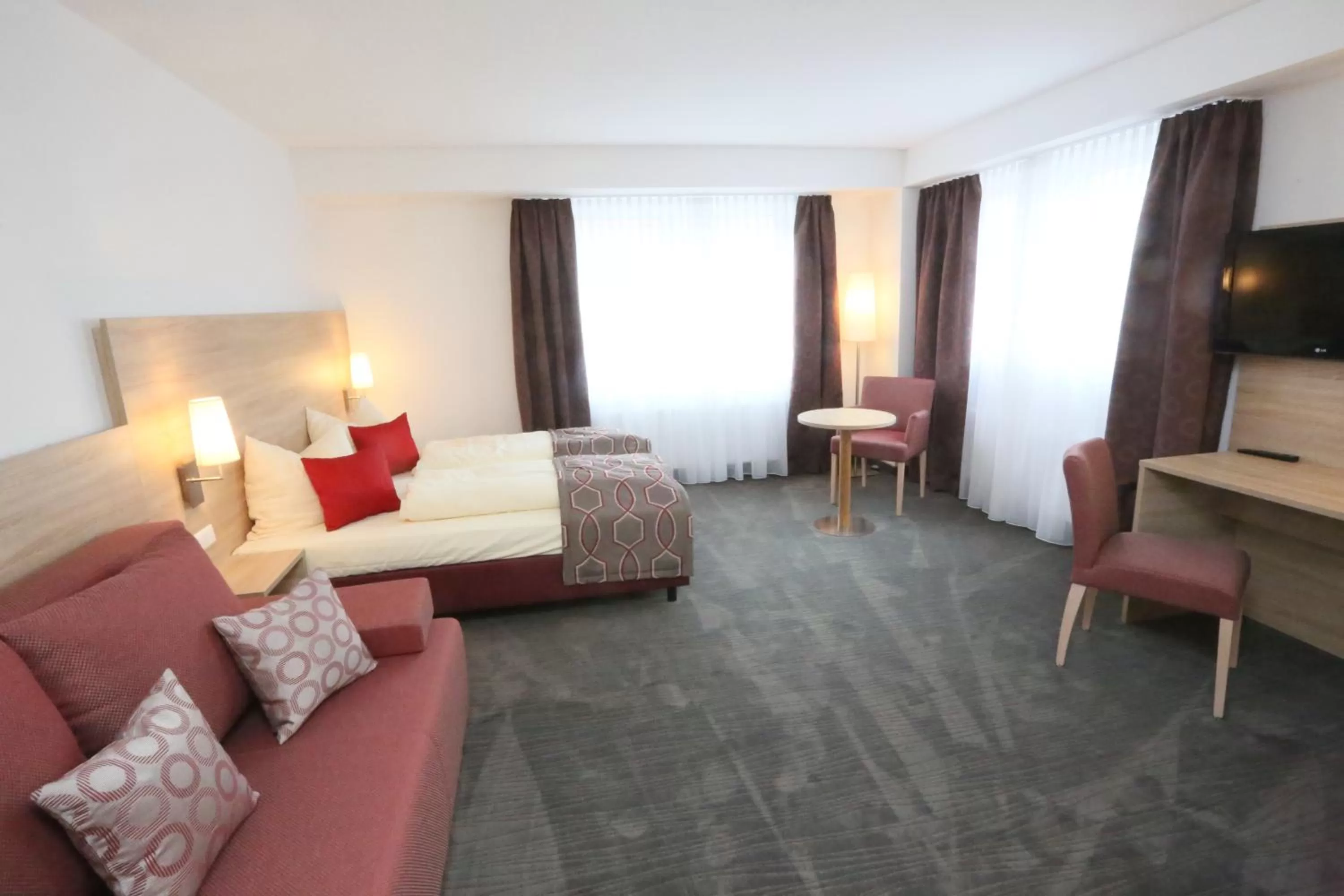 Photo of the whole room, Bed in Gasthof Traube