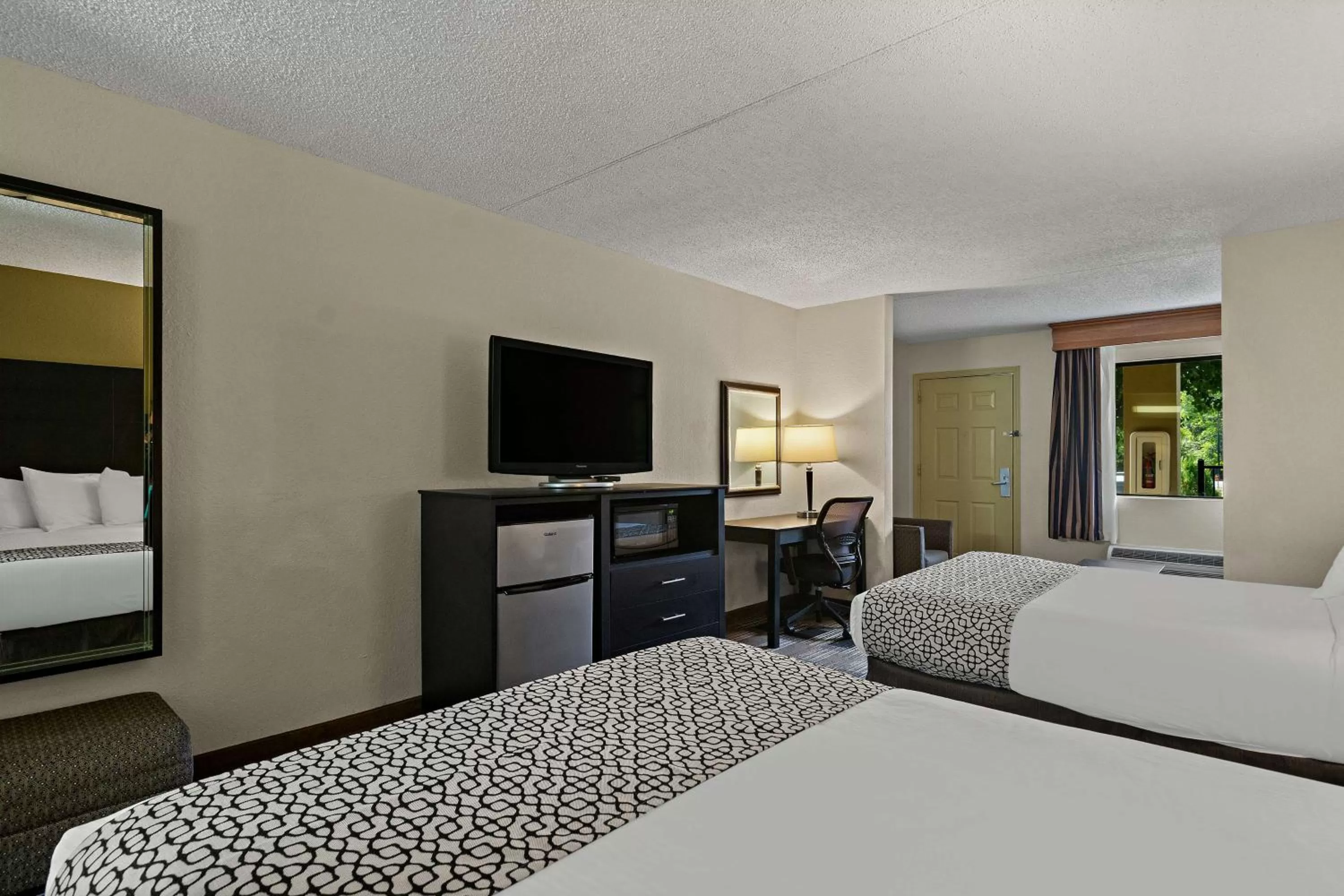 Bedroom, Bed in Best Western Windsor Suites