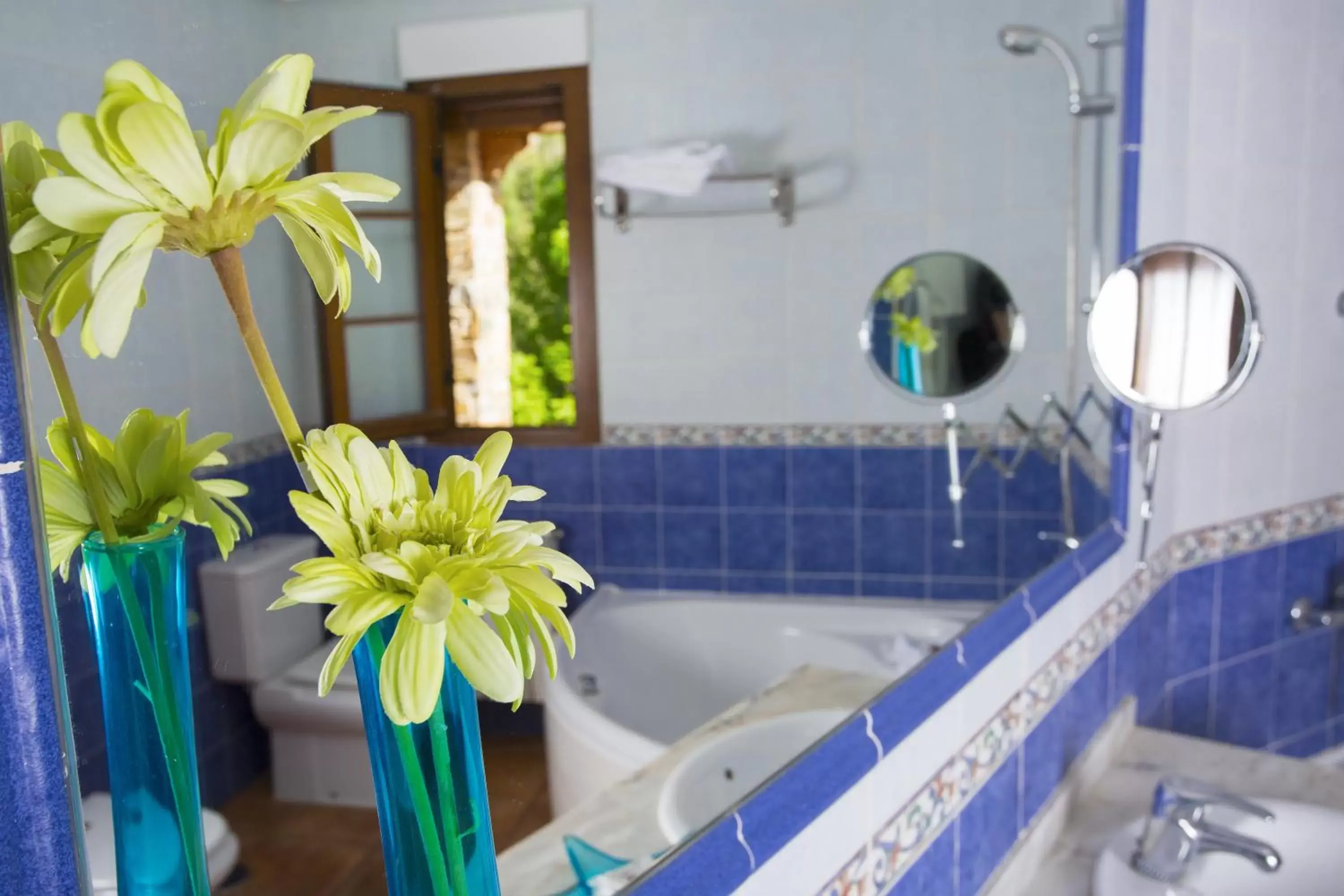 Toilet, Bathroom in Hotel Rural Castúo H CC 656