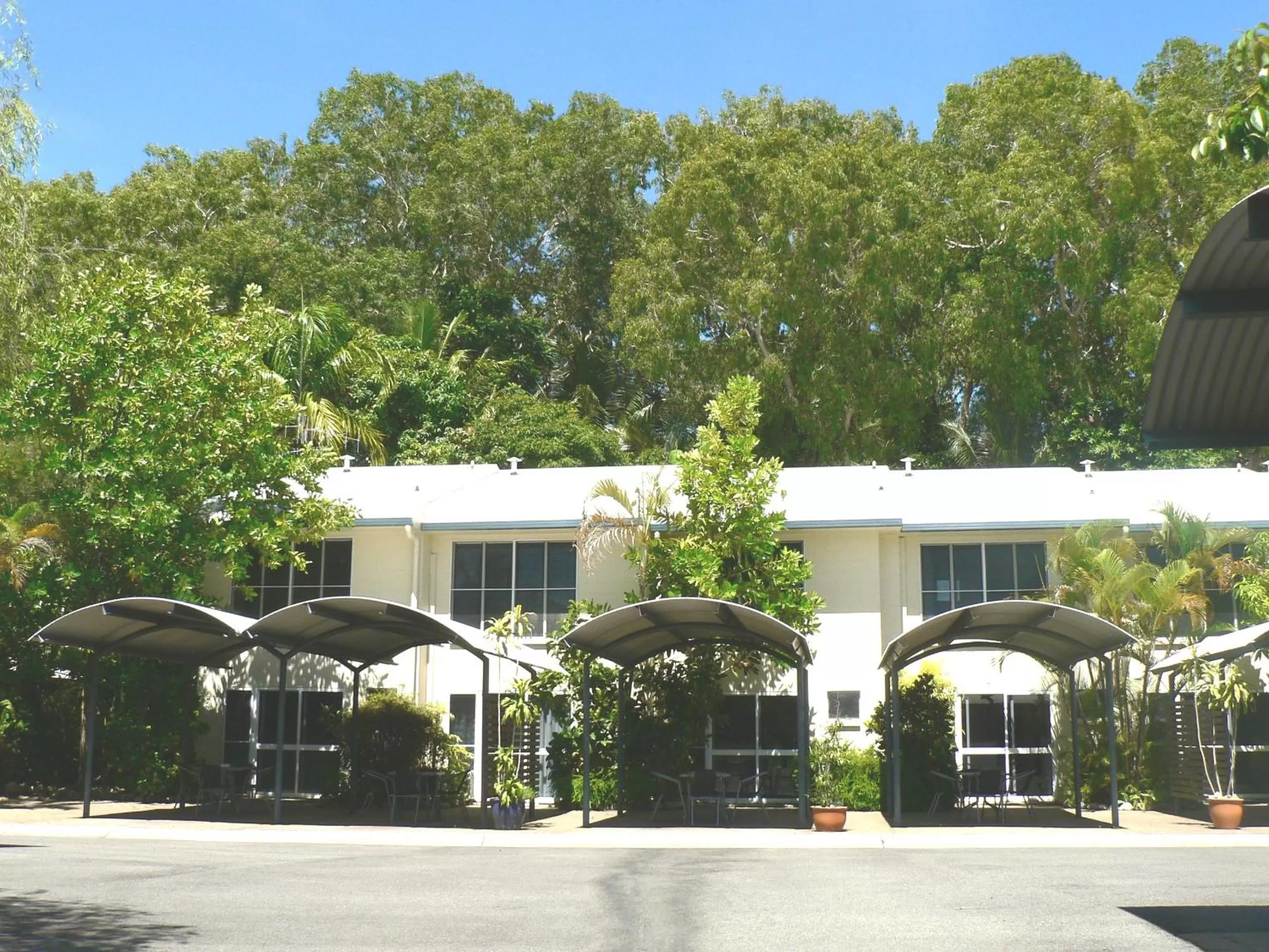 Facade/entrance in Mango Tree Holiday Apartments
