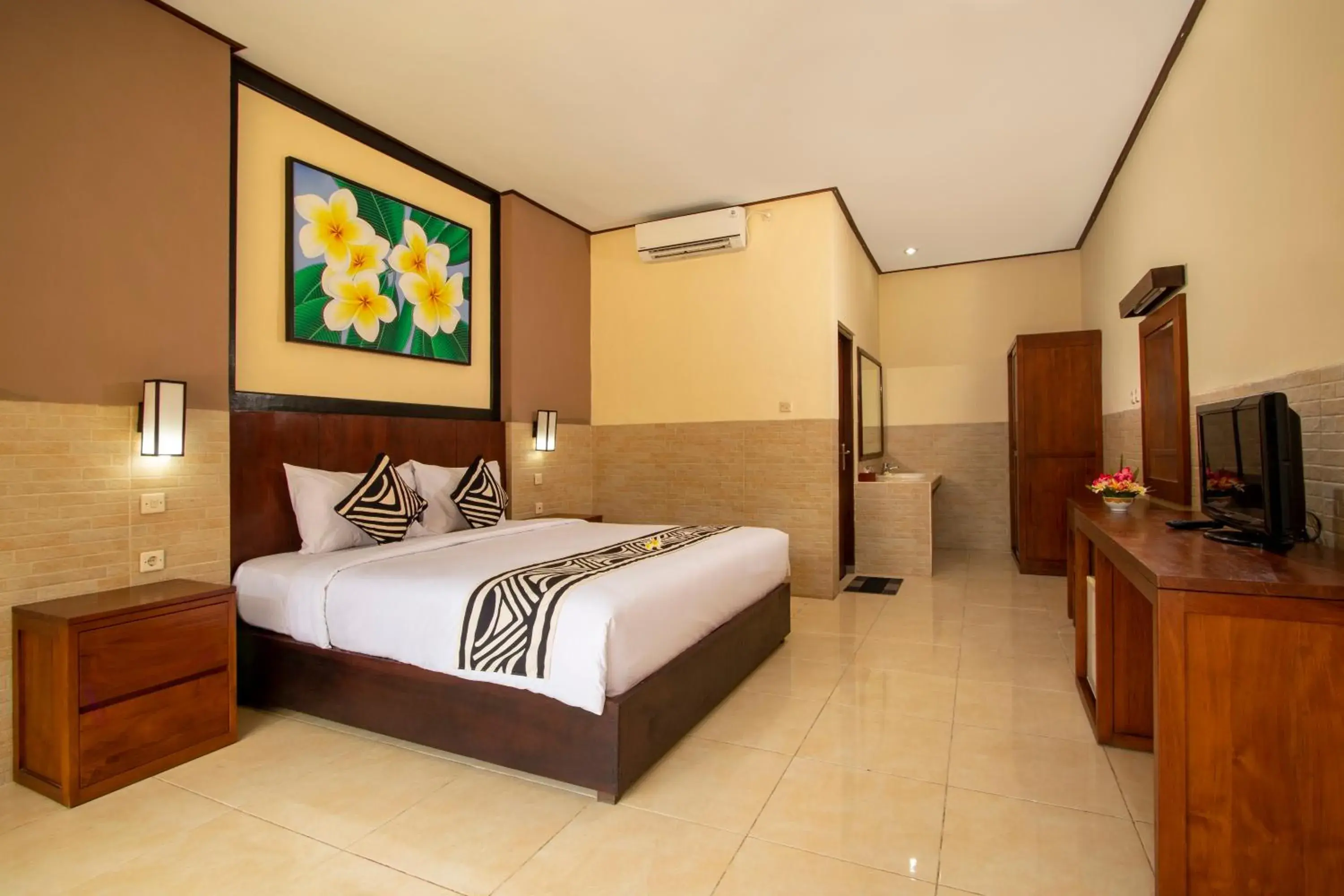 Bed in Suriwathi Hotel