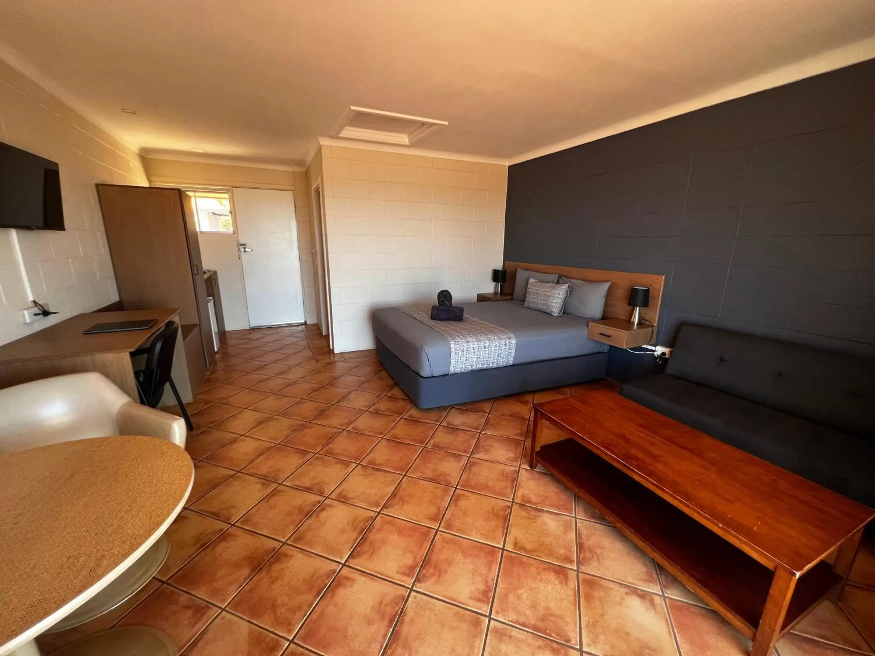 Seating area, Bed in Hospitality Port Hedland