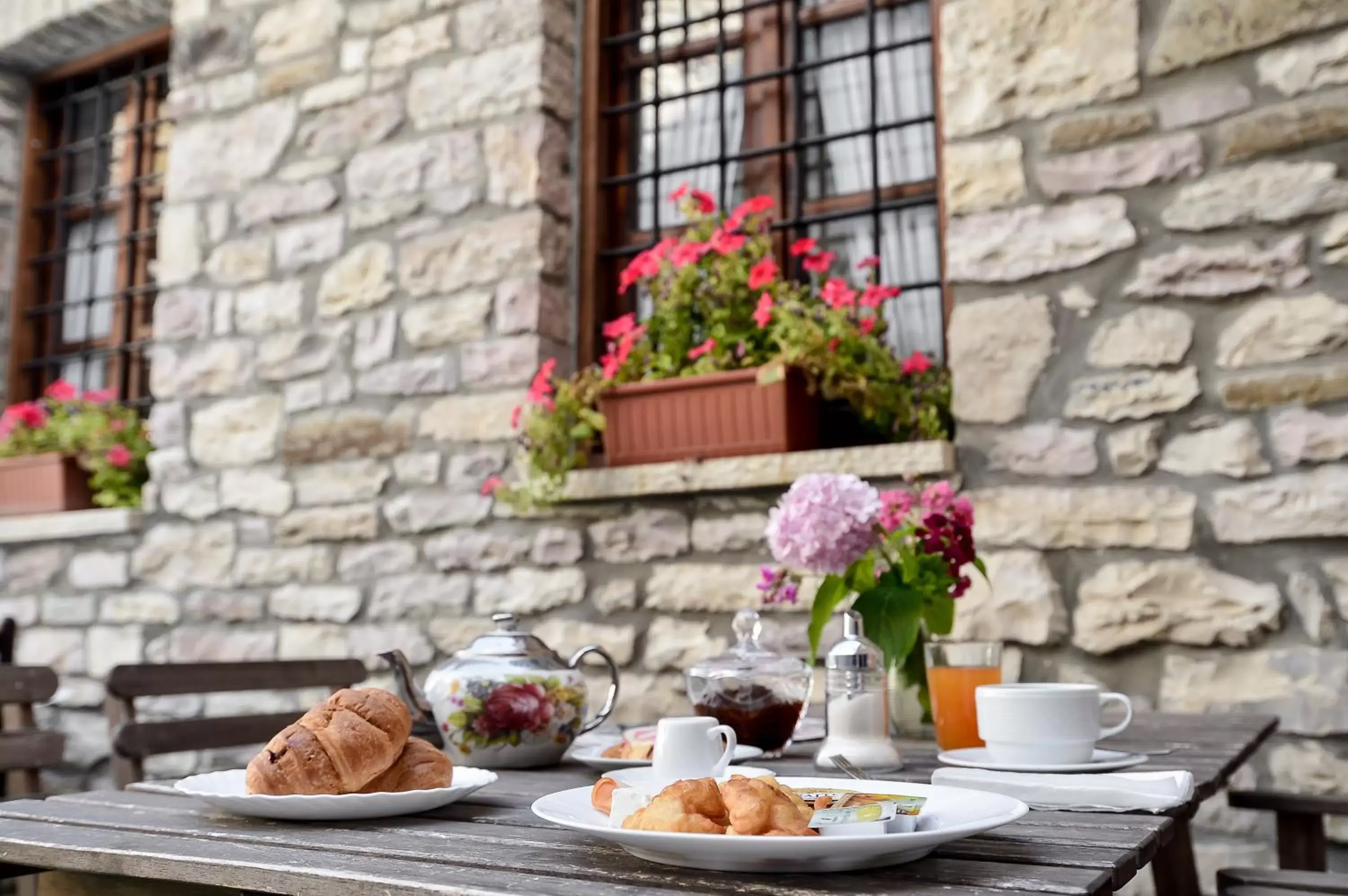 Breakfast in Hotel Kalemi 2