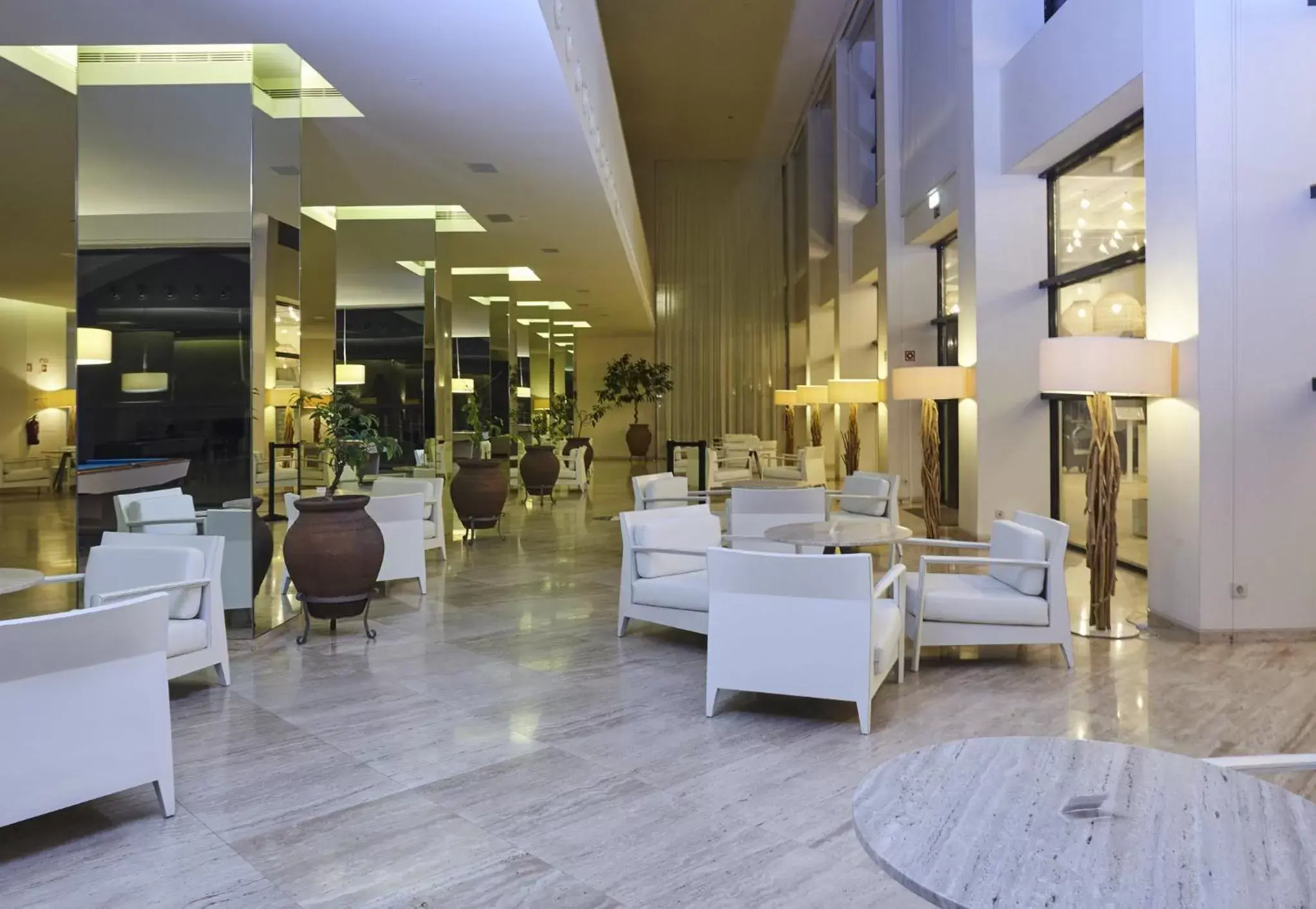 Lounge or bar, Lobby/Reception in Crowne Plaza Vilamoura - Algarve, an IHG Hotel