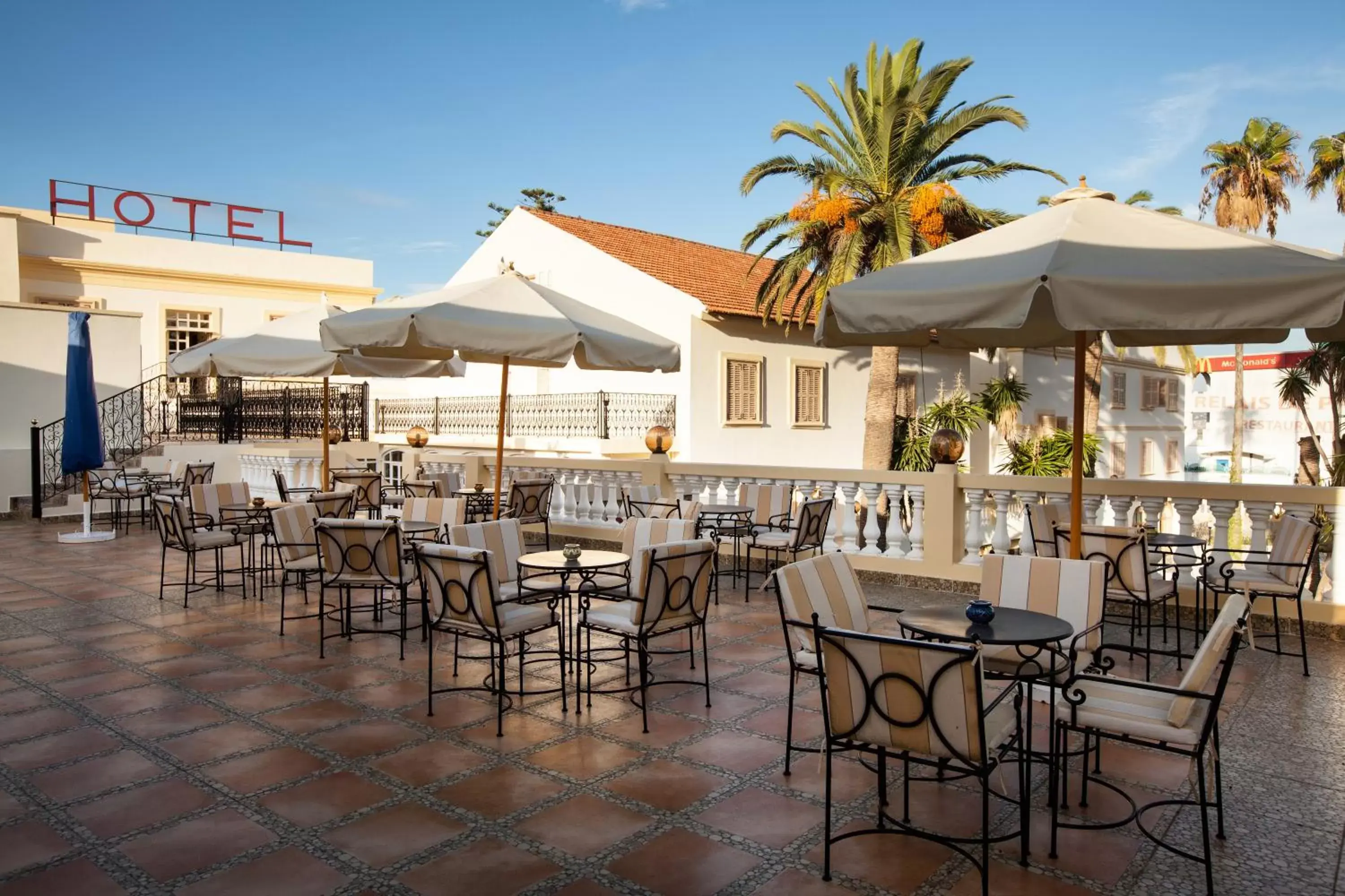 Patio, Restaurant/Places to Eat in Grand Hotel Villa de France