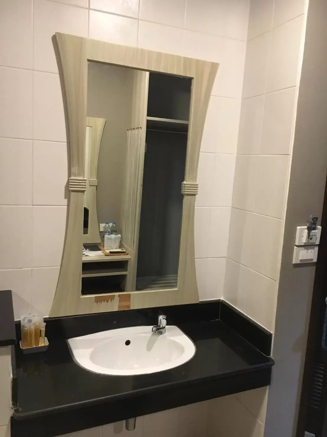 Bathroom in YWCA Hotel Bangkok