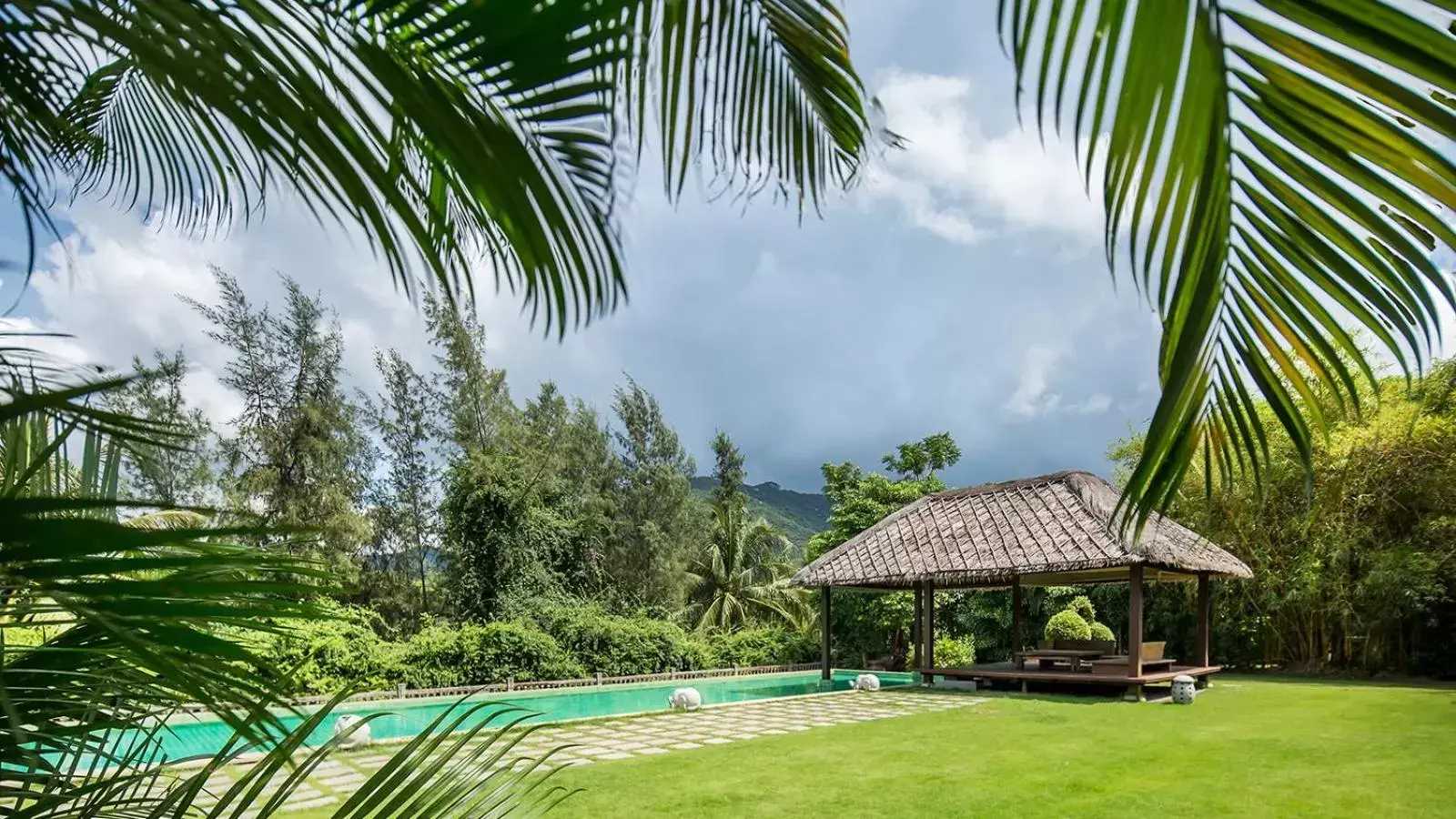 Swimming Pool in Sanya Yalong Bay Villas & Spa