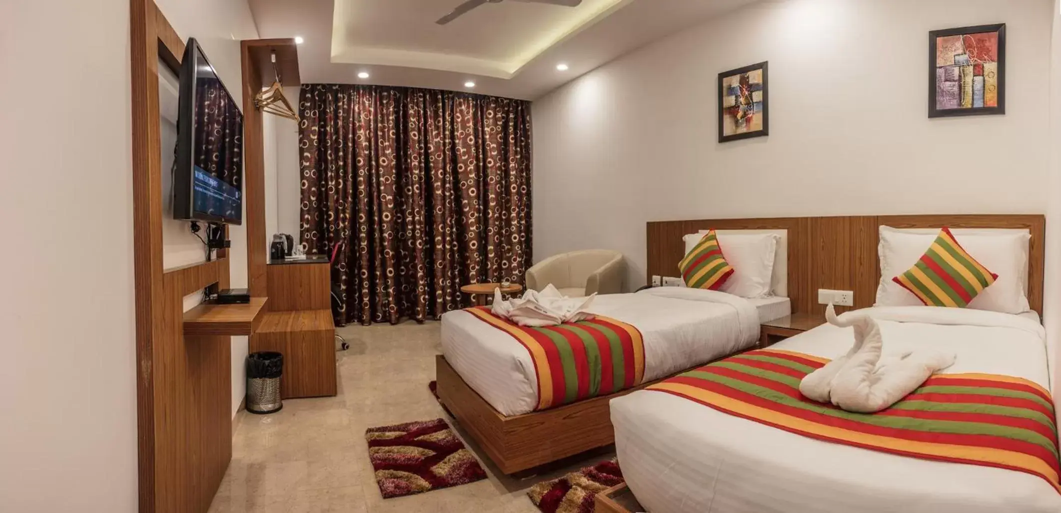 Bedroom, Bed in Hotel Suktara International Bedroom, Bed in Hotel Suktara International