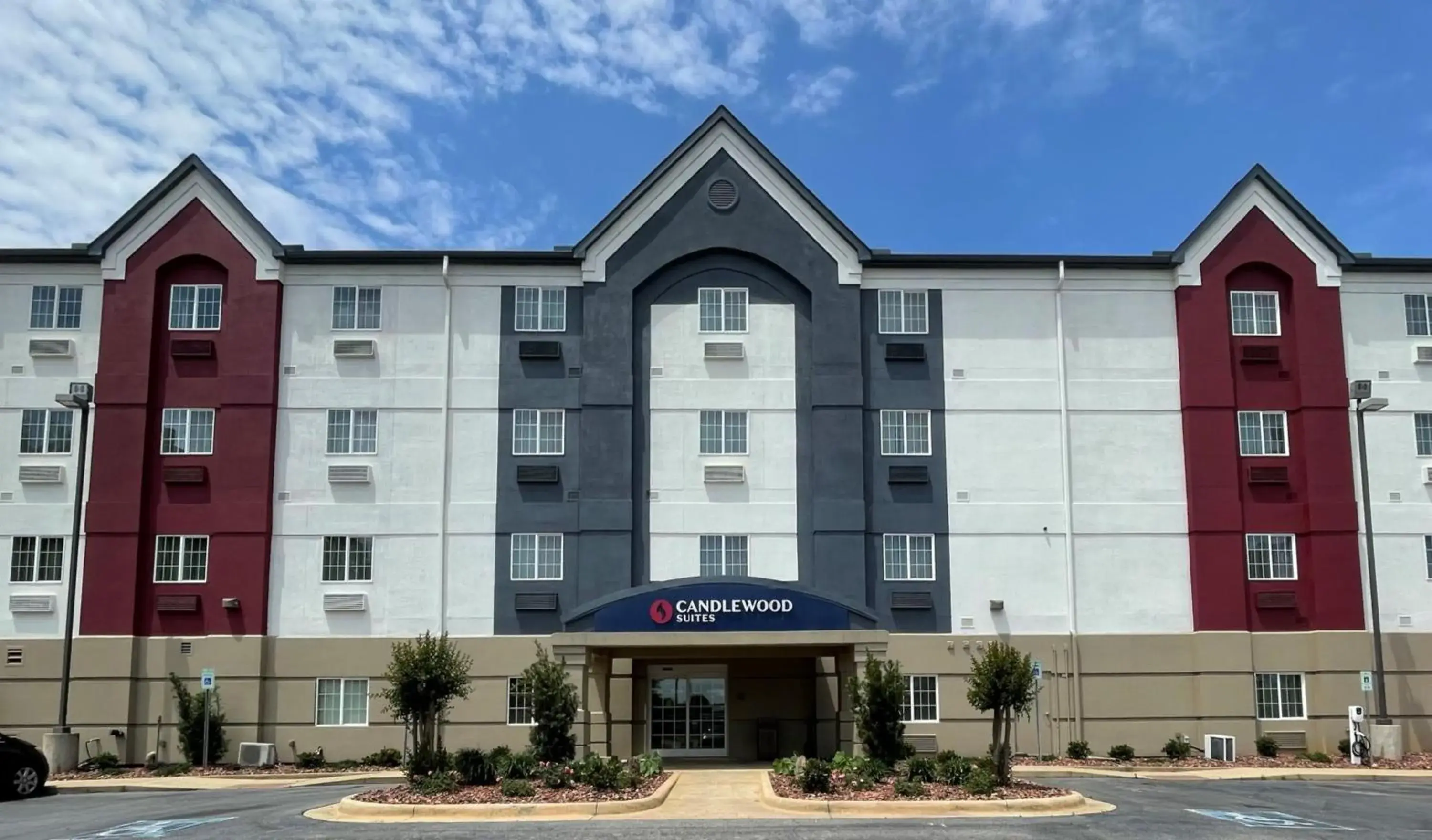 Property Building in Candlewood Suites Tuscaloosa