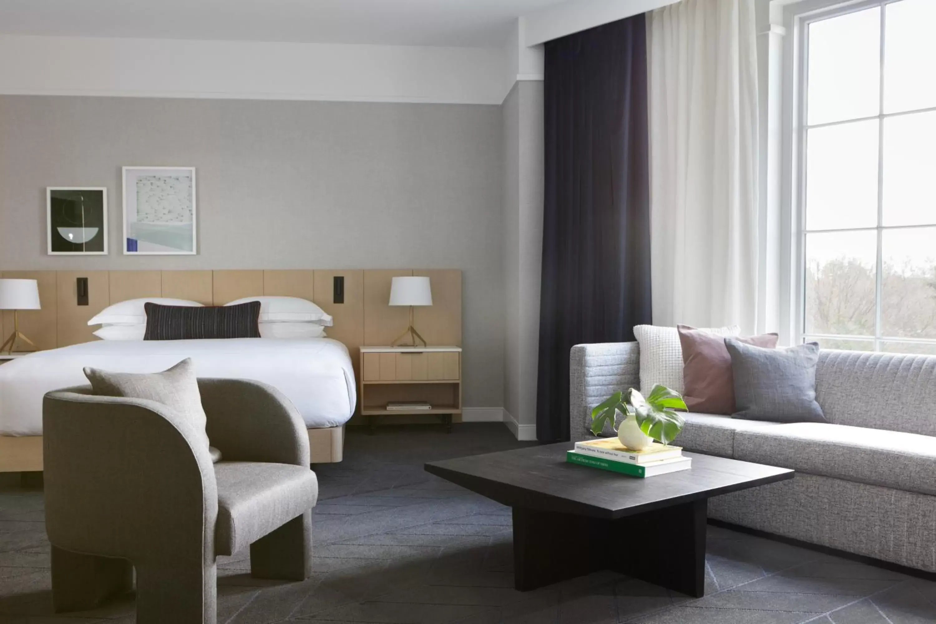 Photo of the whole room, Bed in Kimpton - The Forum Hotel, an IHG Hotel