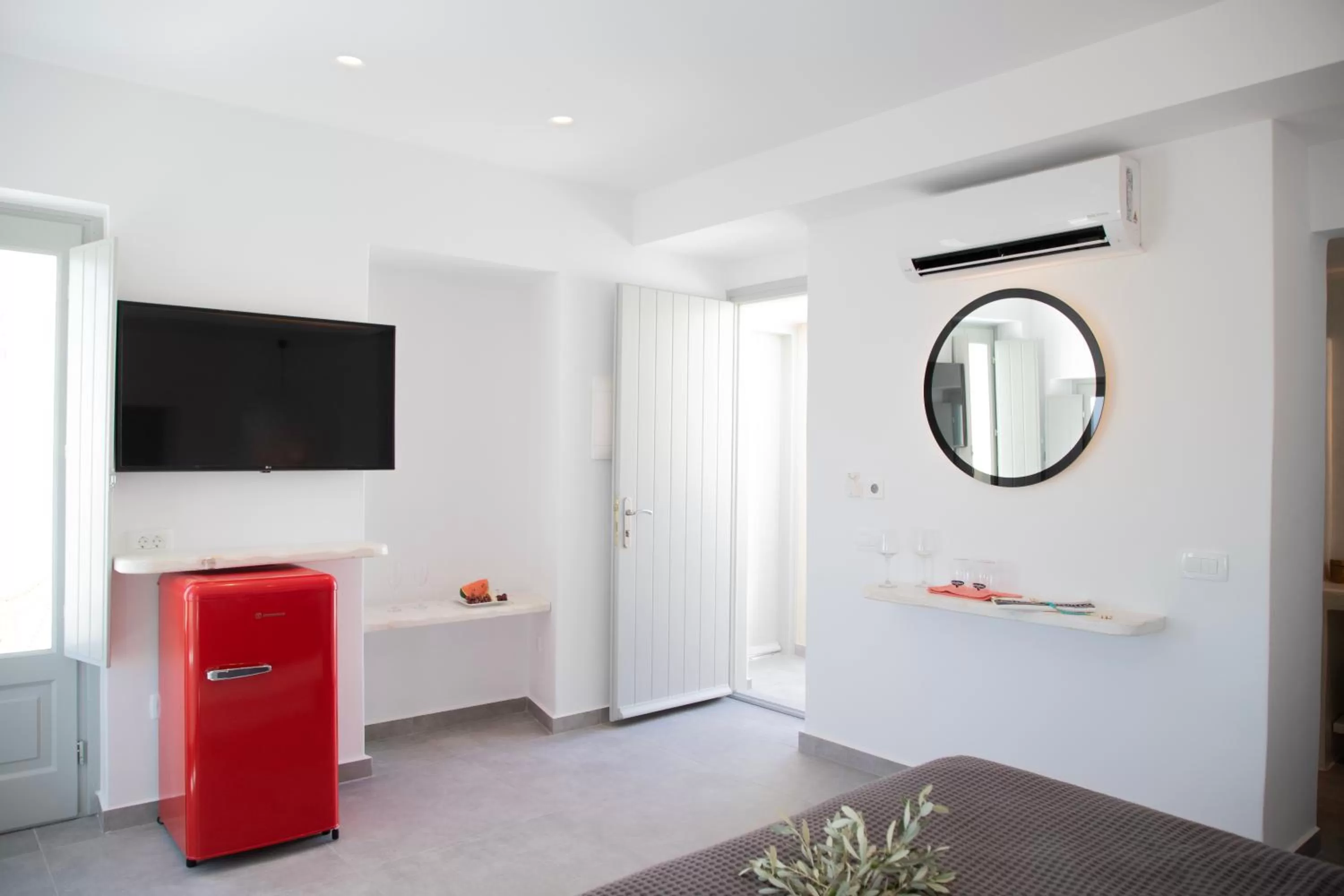 Caldera Cliff Illusion