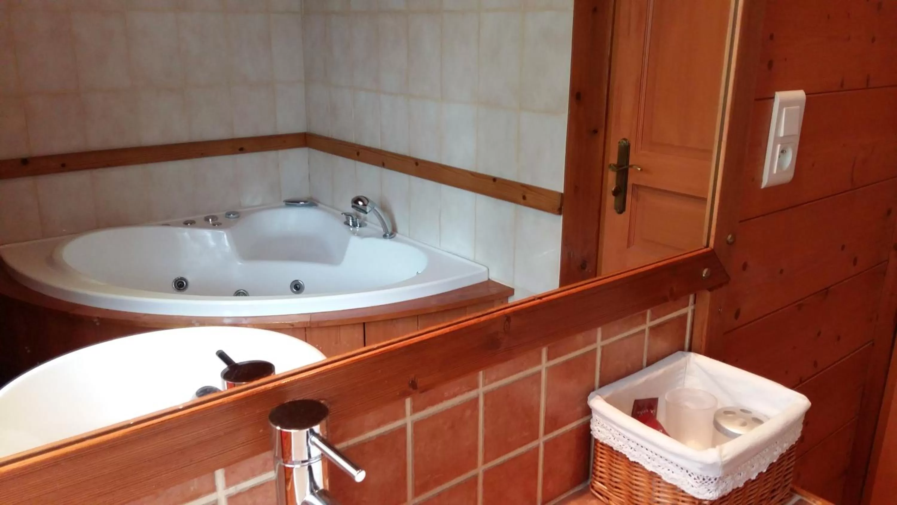 Bathroom in Les Loges Du Parc