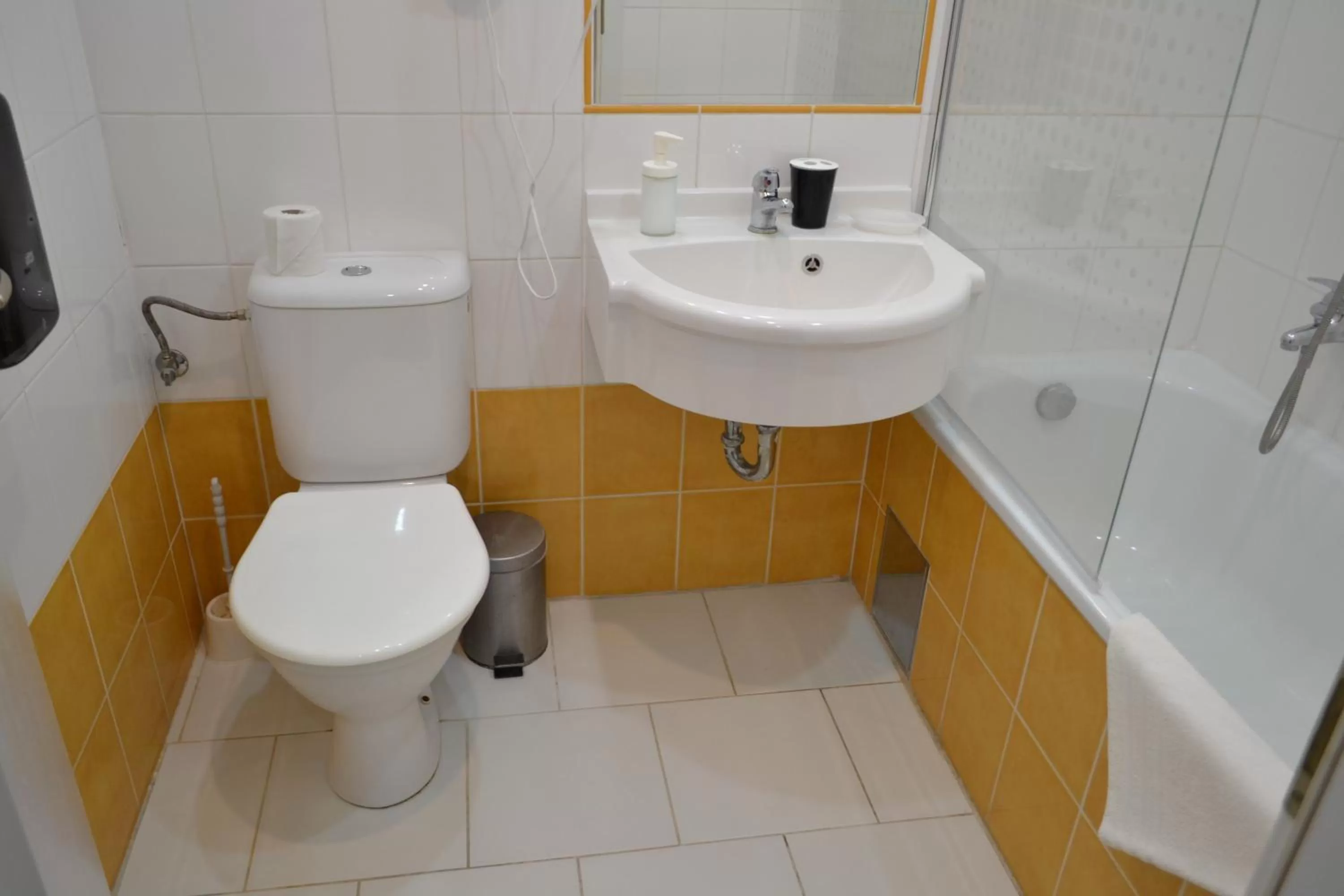 Shower in Aladin Praha