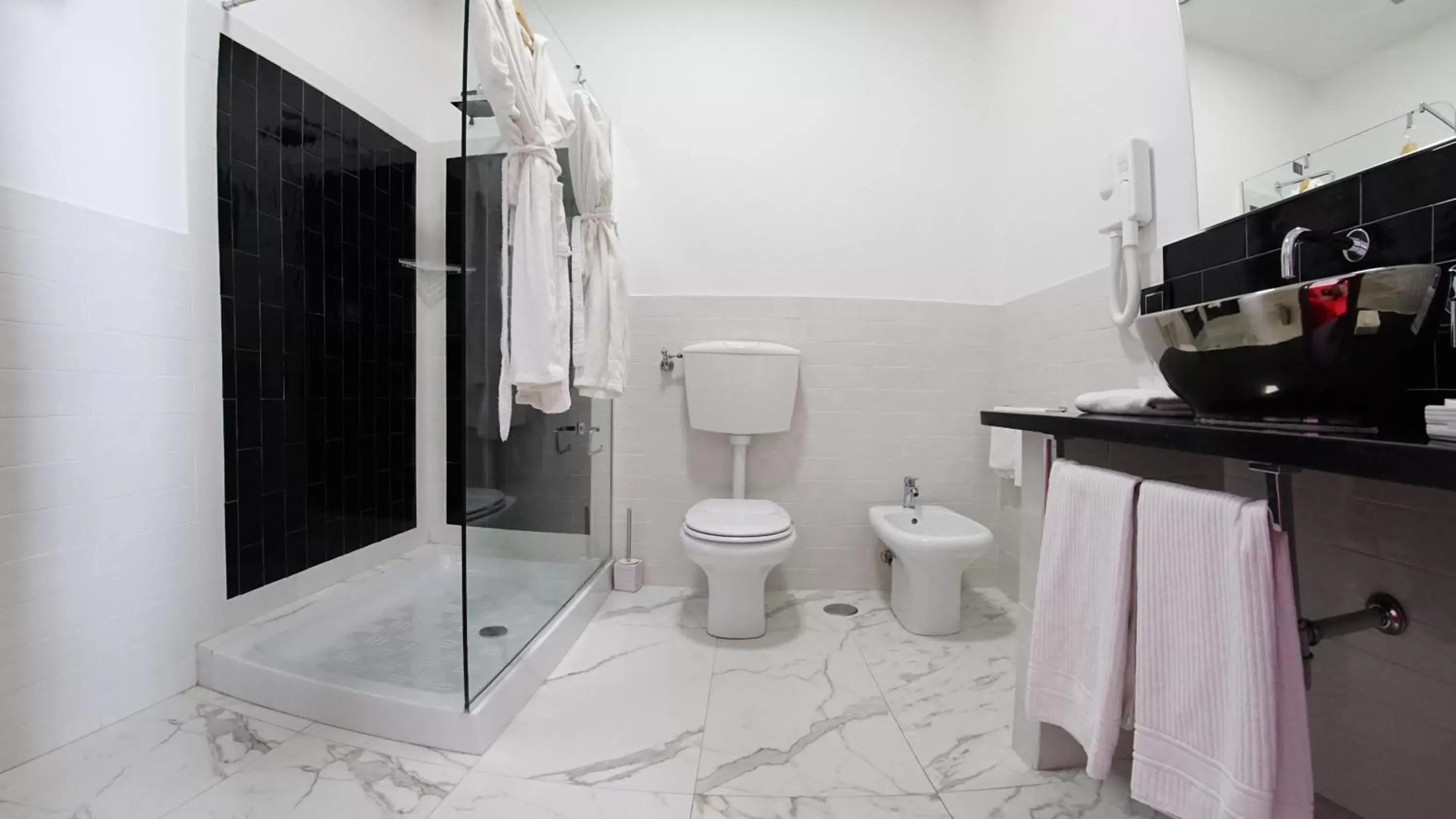 Shower, Bathroom in Beverello Suite