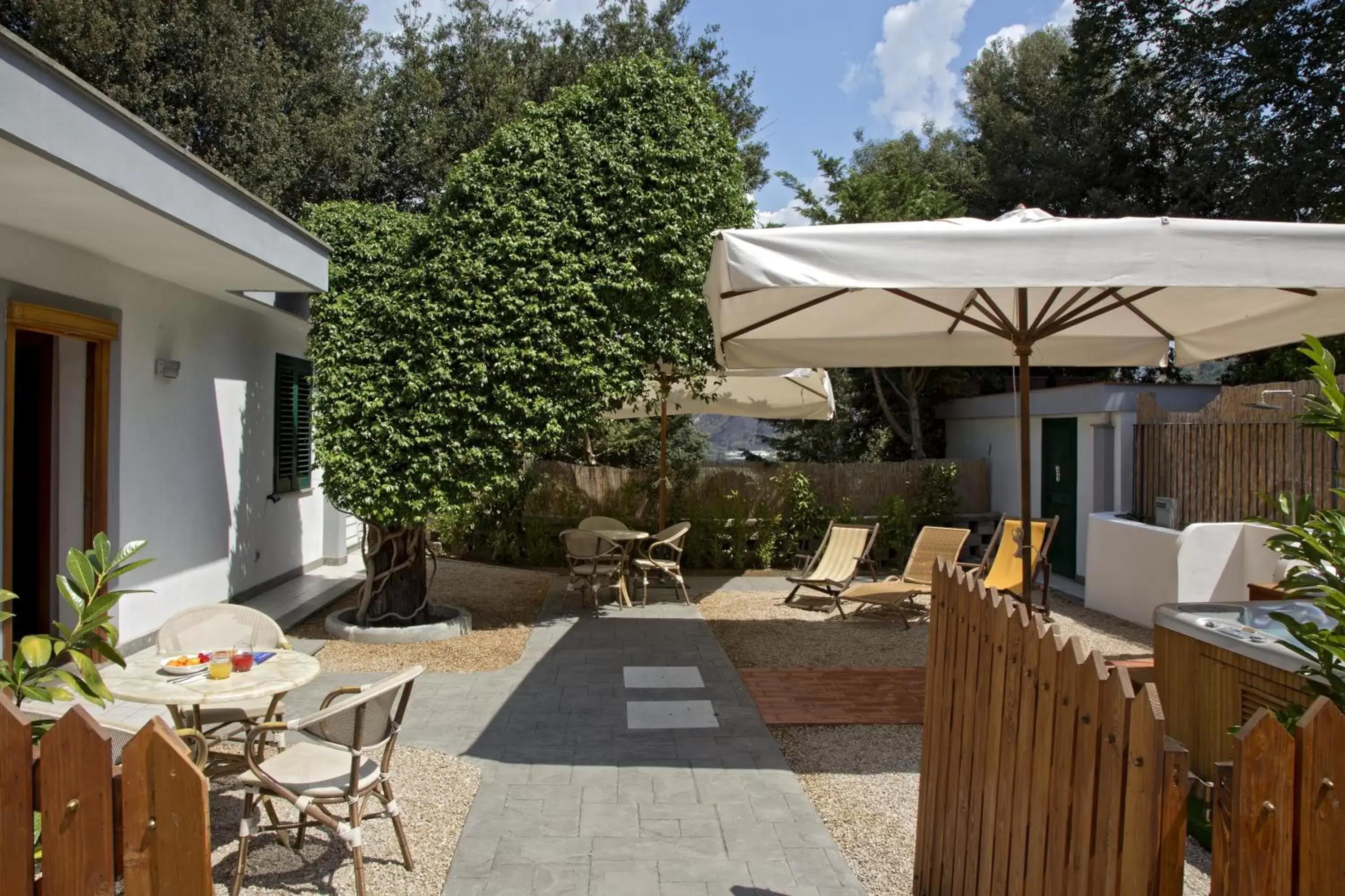 Garden, Restaurant/Places to Eat in Montespina Park Hotel