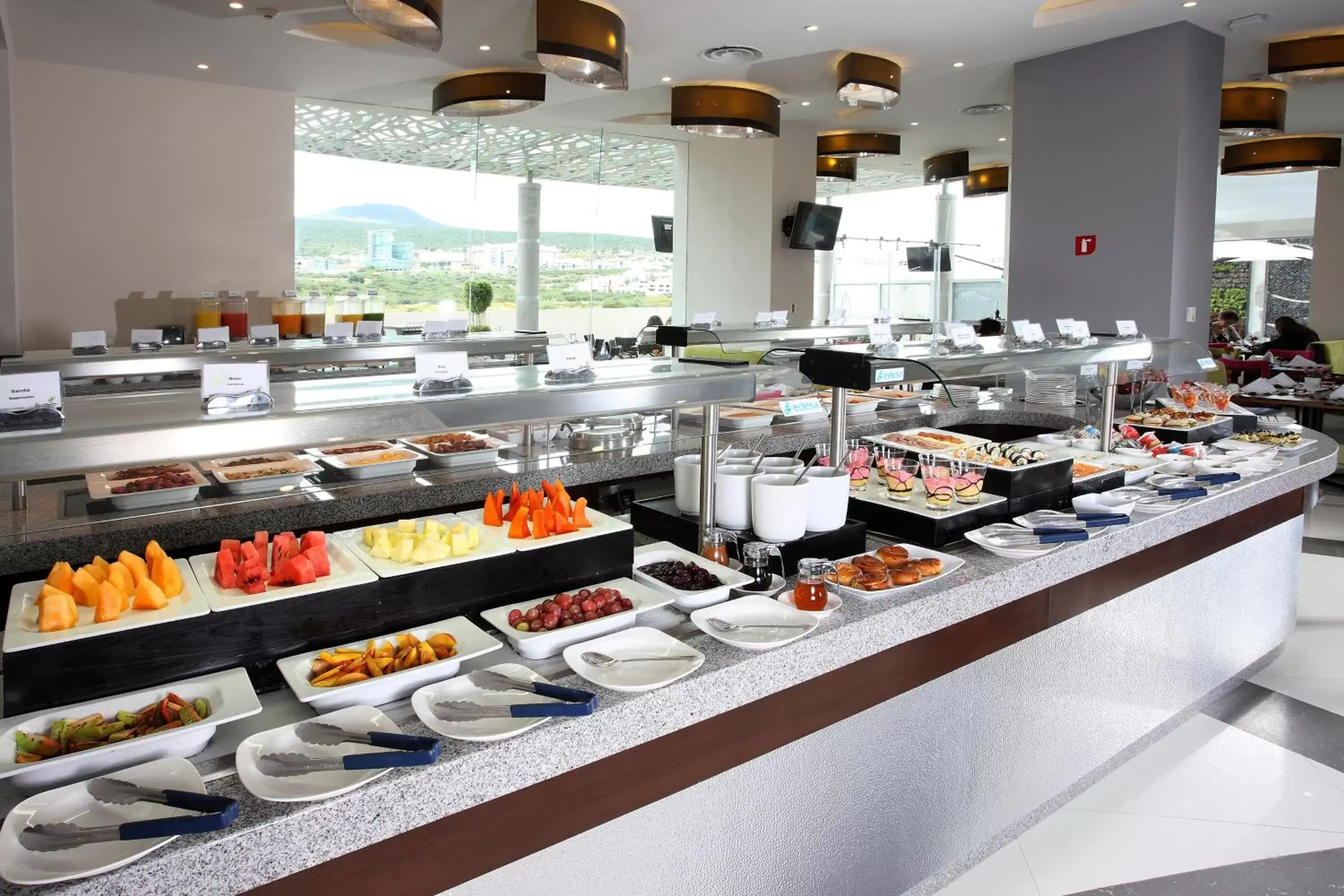 Restaurant/Places to Eat in HS HOTSSON Hotel Queretaro