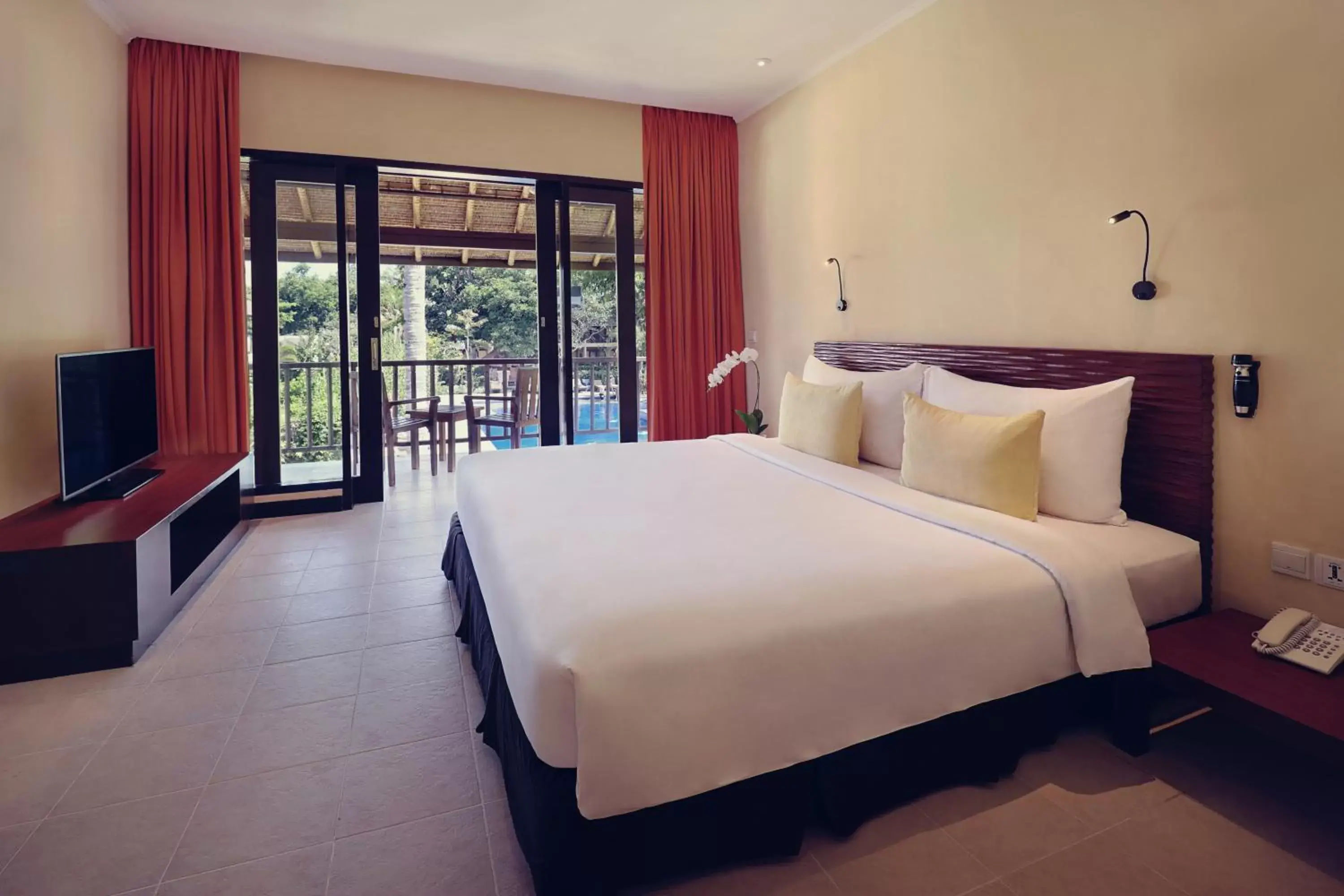 Bed in Mercure Resort Sanur