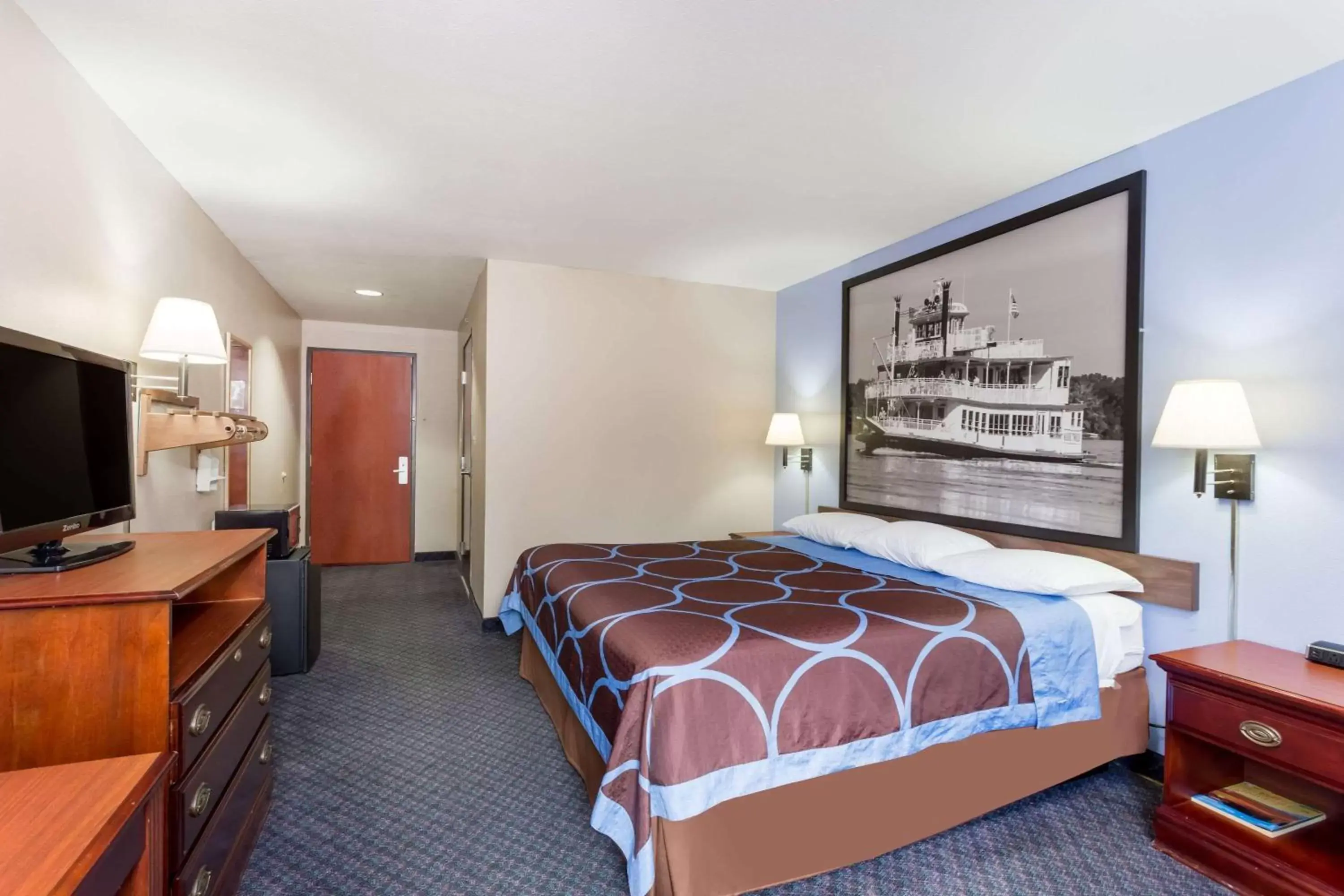 Photo of the whole room, Bed in Super 8 by Wyndham Indianola