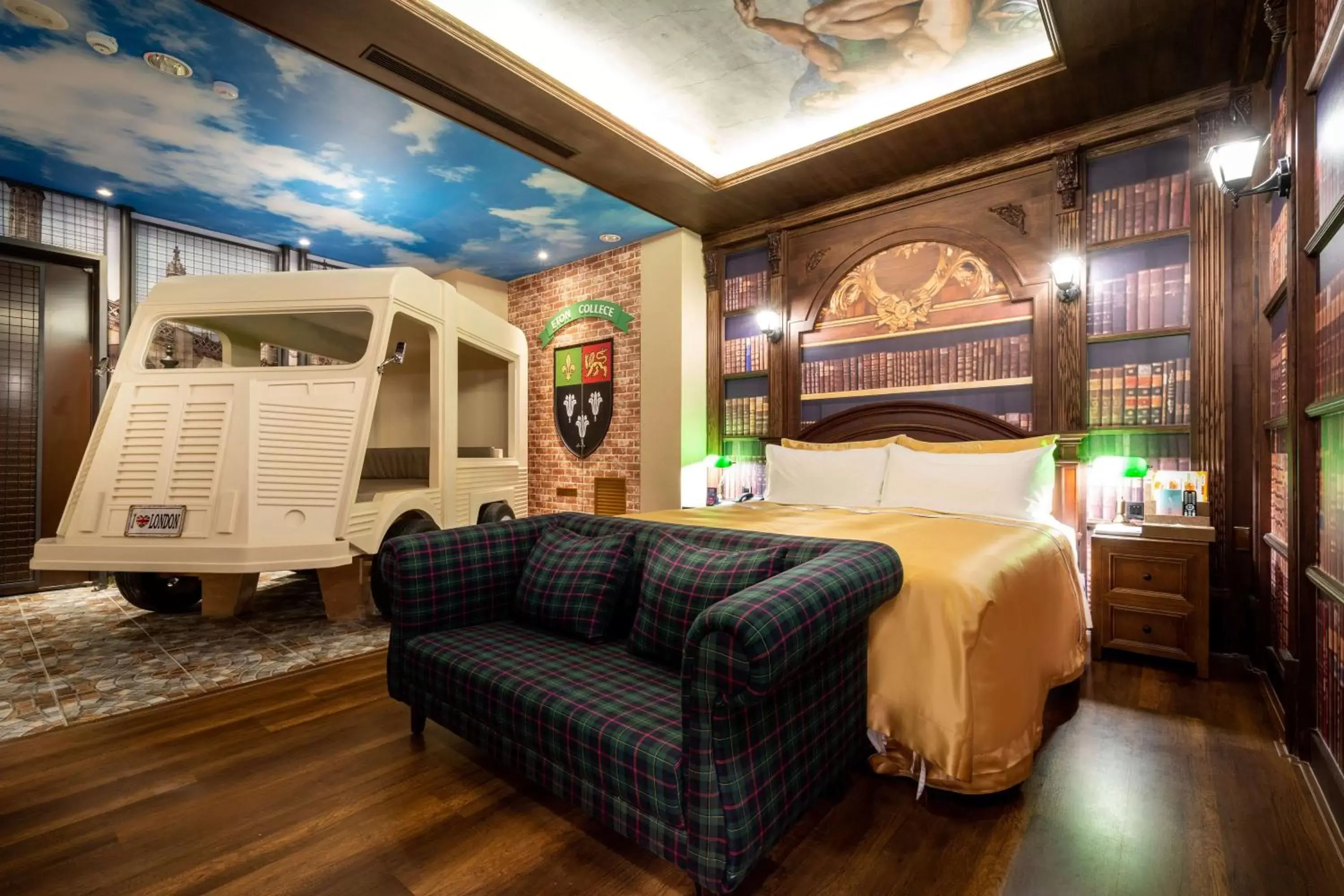 Bed in AURORA MOTEL Bed in AURORA MOTEL