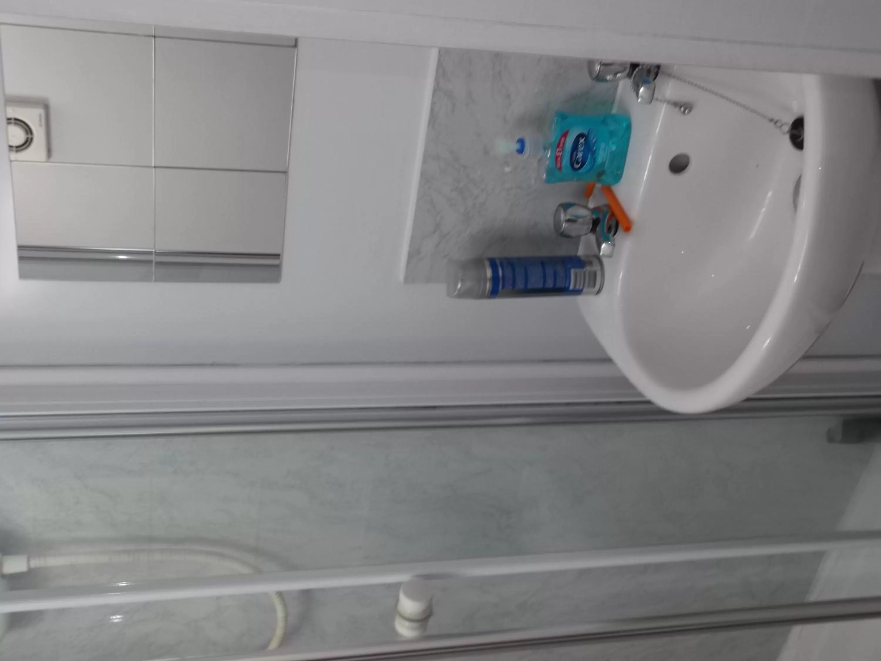 Bathroom in The Lincolnshire Poacher Inn