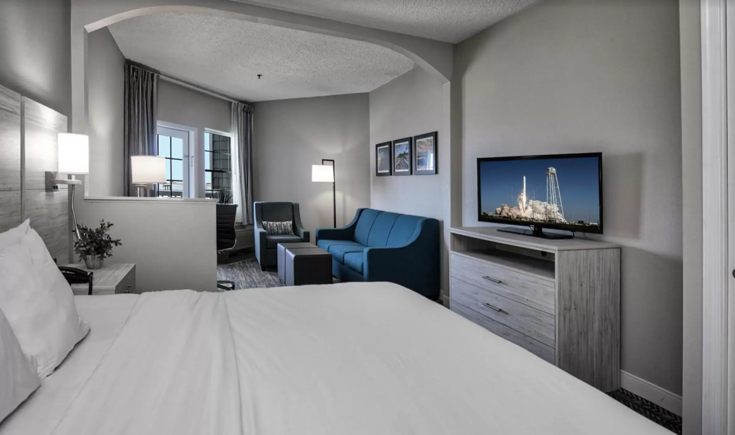 Photo of the whole room, TV/Entertainment Center in Comfort Suites Chincoteague Island Bayfront Resort