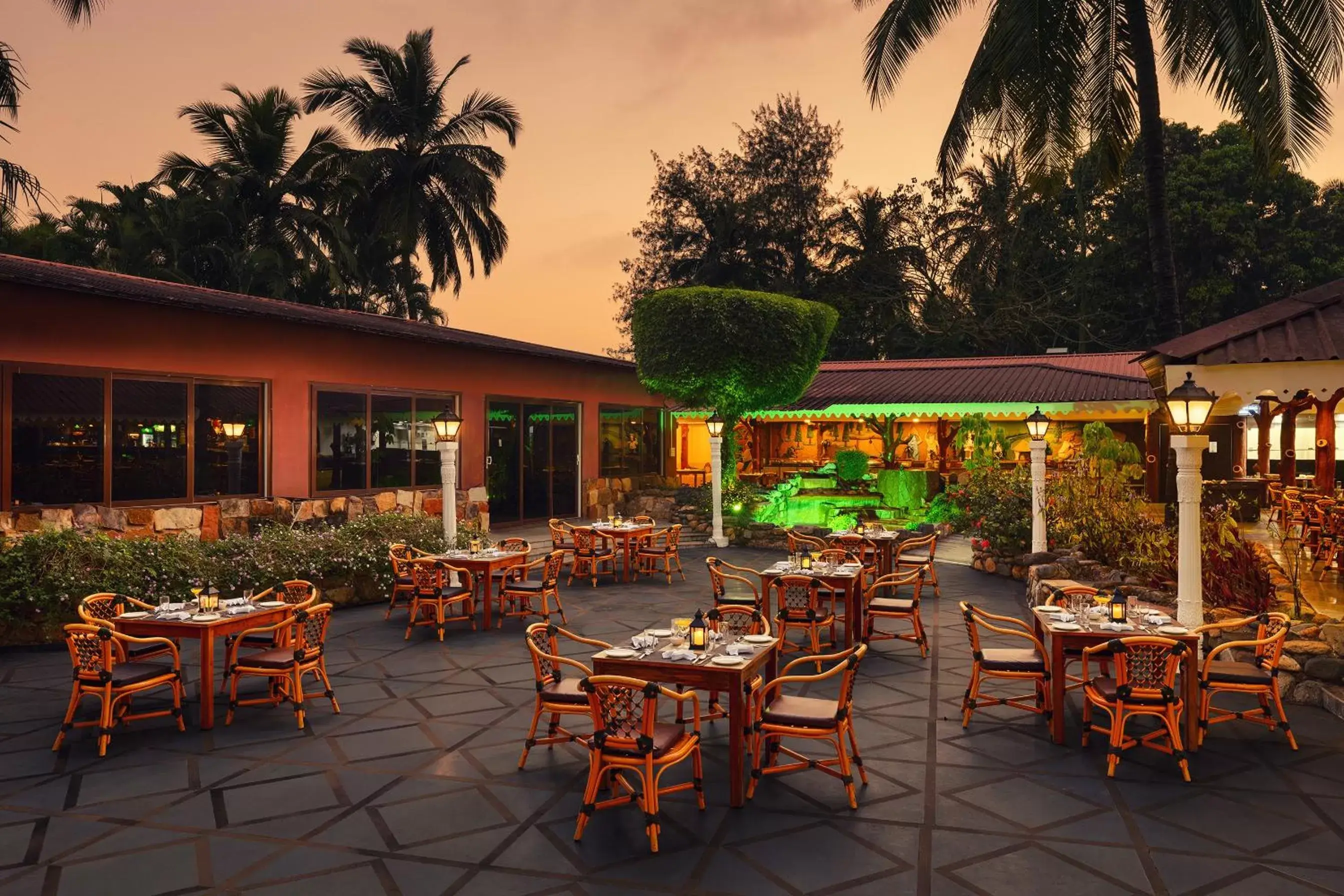 Restaurant/places to eat in Fortune Resort Benaulim Goa - Member ITC Hotels' Group Restaurant/places to eat in Fortune Resort Benaulim Goa - Member ITC Hotels' Group