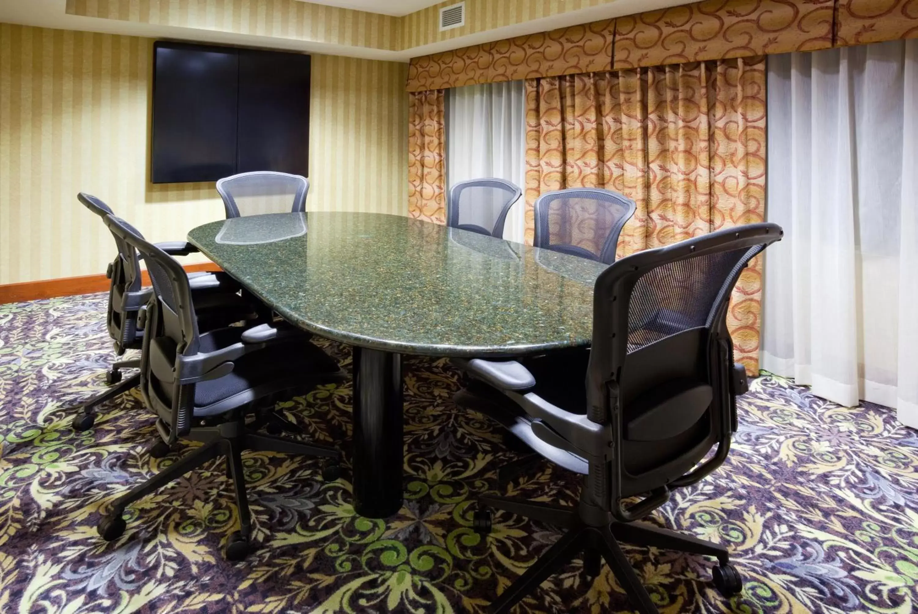 Meeting/conference room in Staybridge Suites Minneapolis-Maple Grove, an IHG Hotel