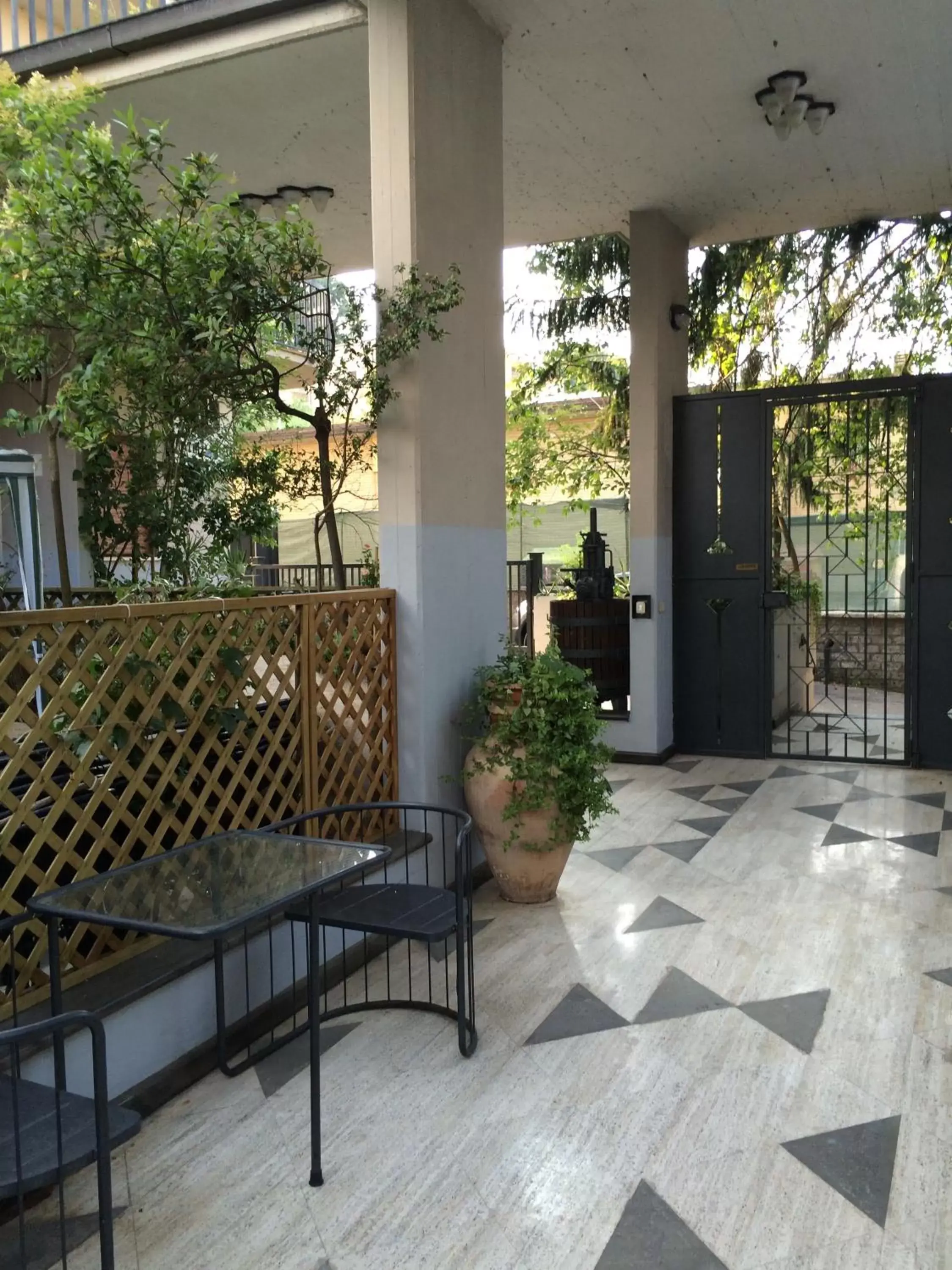 Facade/entrance in Hotel Letizia