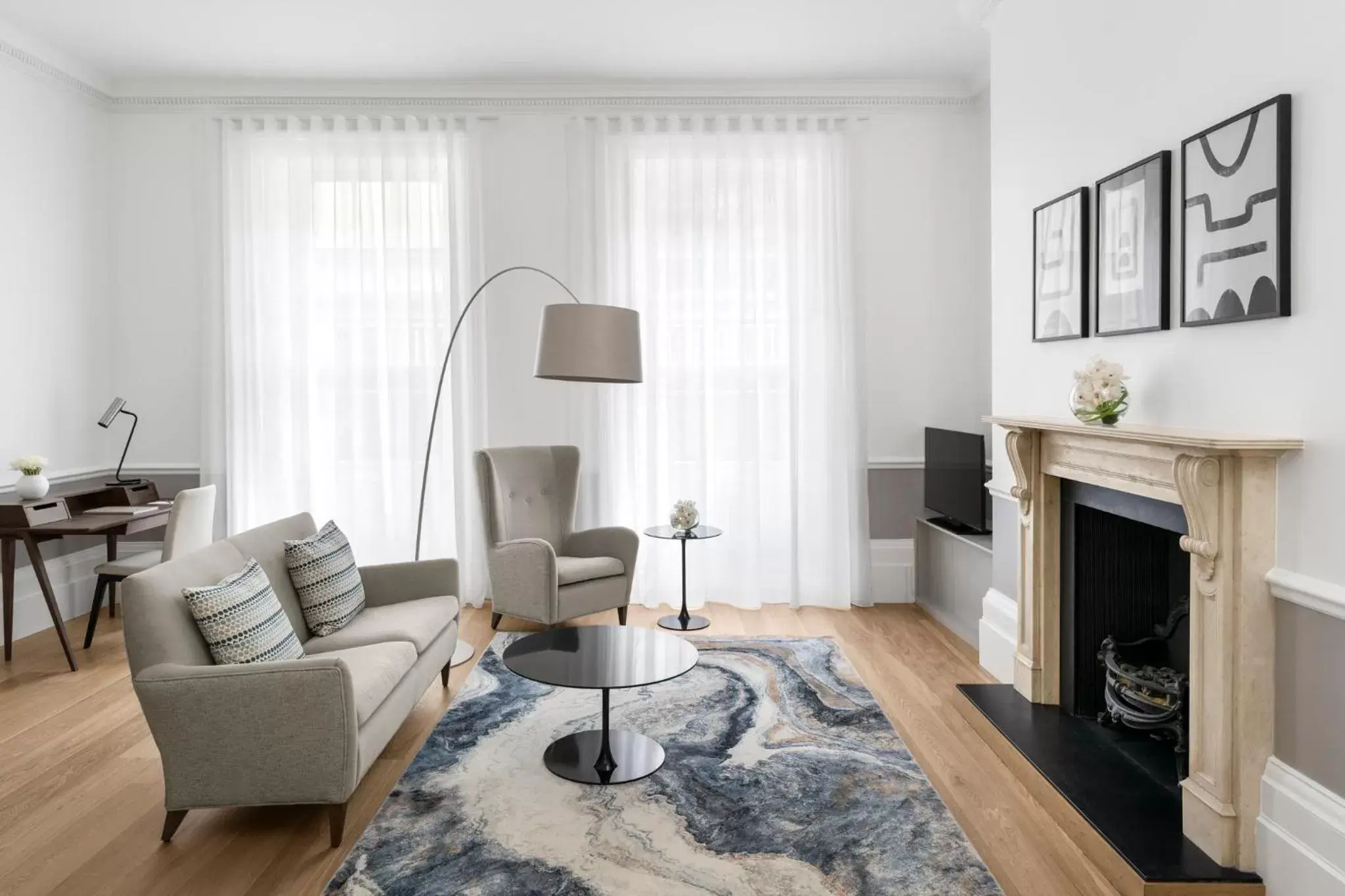 Property building in COMO Metropolitan London Property building in COMO Metropolitan London