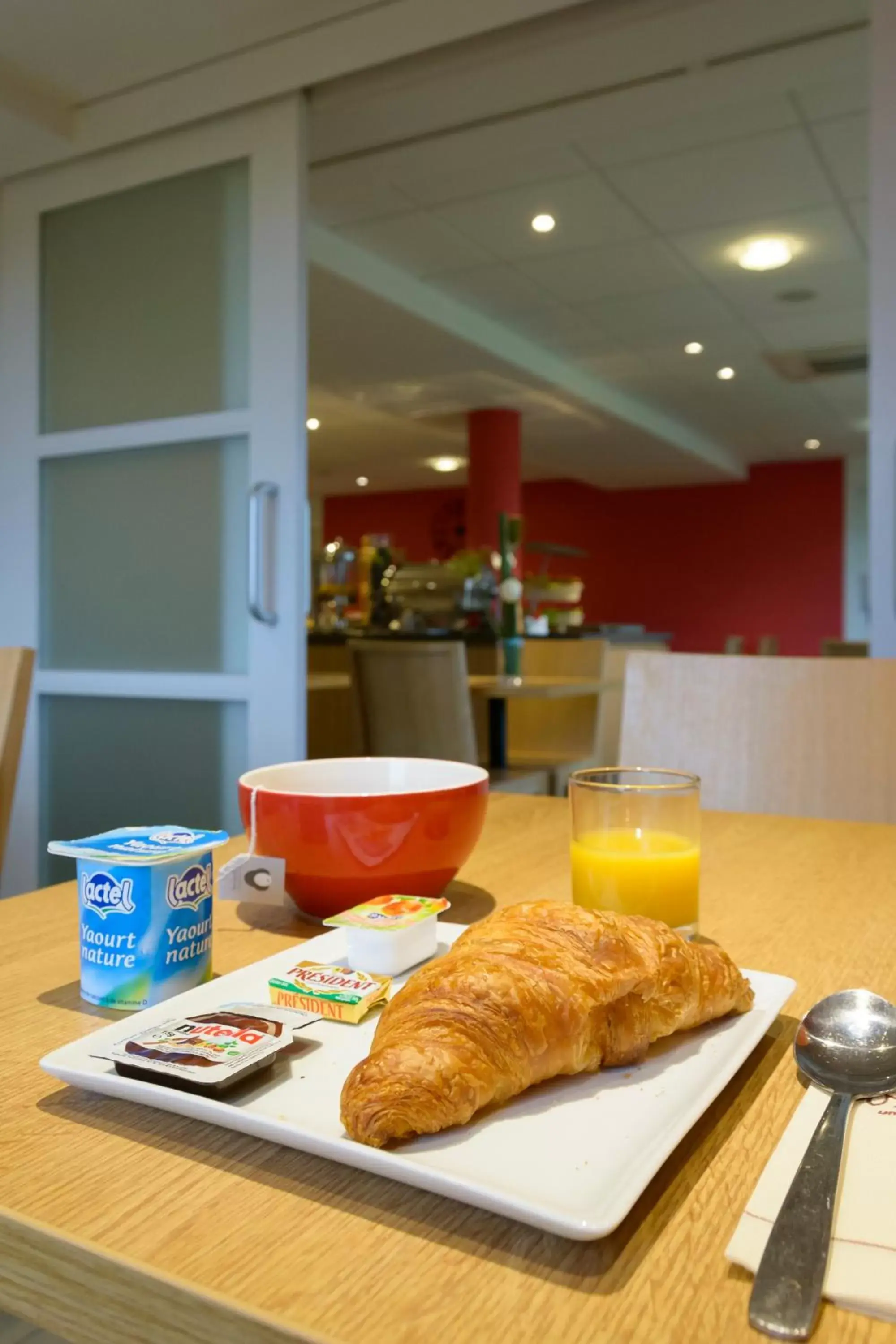 Restaurant/places to eat, Breakfast in Brit Hotel Reims Croix Blandin