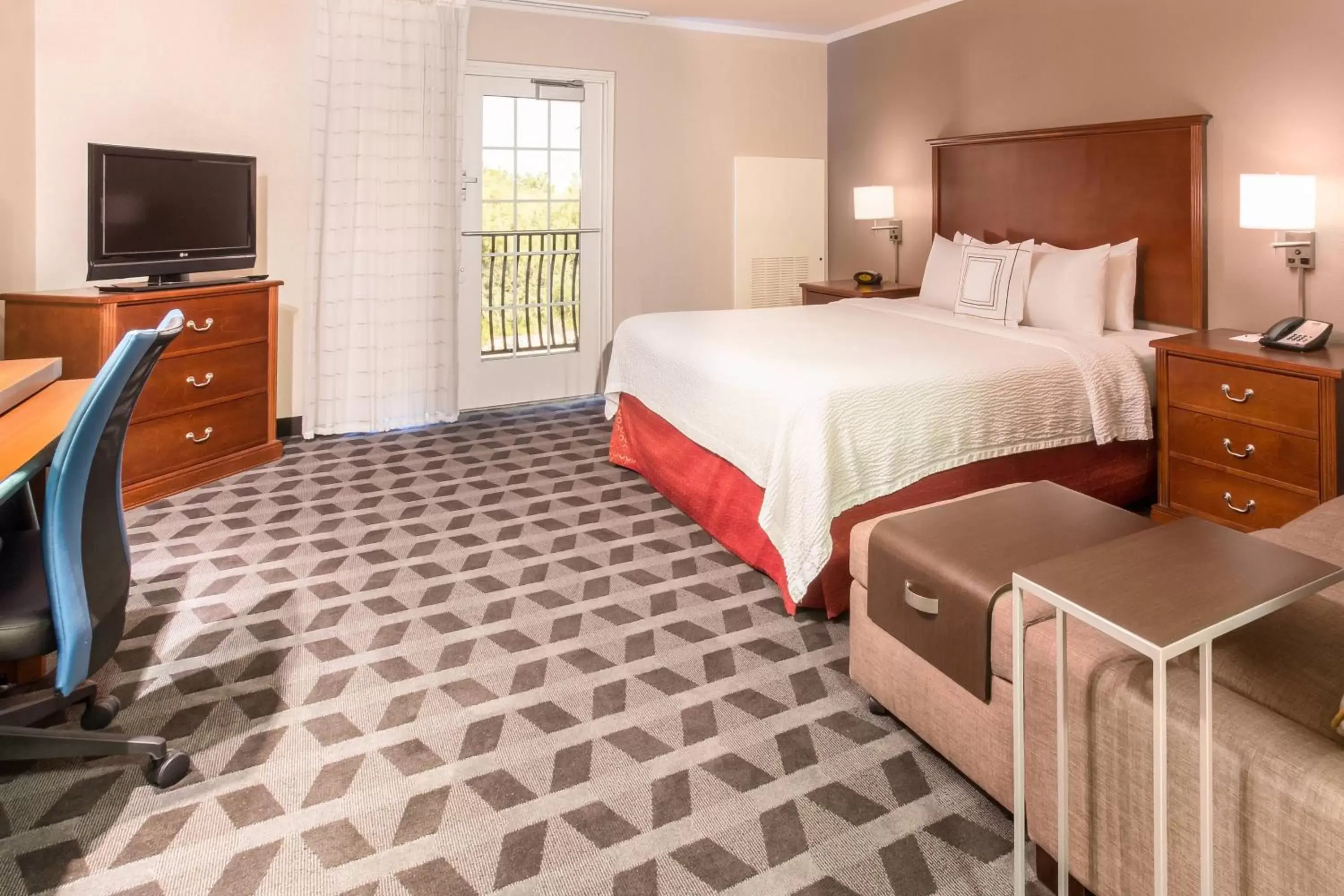Photo of the whole room, Bed in TownePlace Suites Tucson Airport